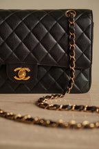 CHANEL CLASSIC MEDIUM DOUBLE FLAP