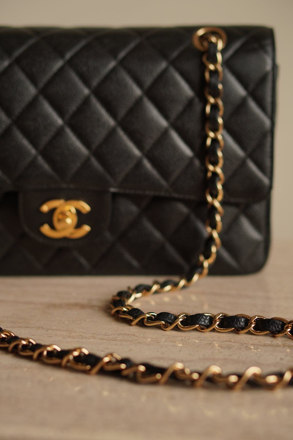CHANEL CLASSIC MEDIUM DOUBLE FLAP