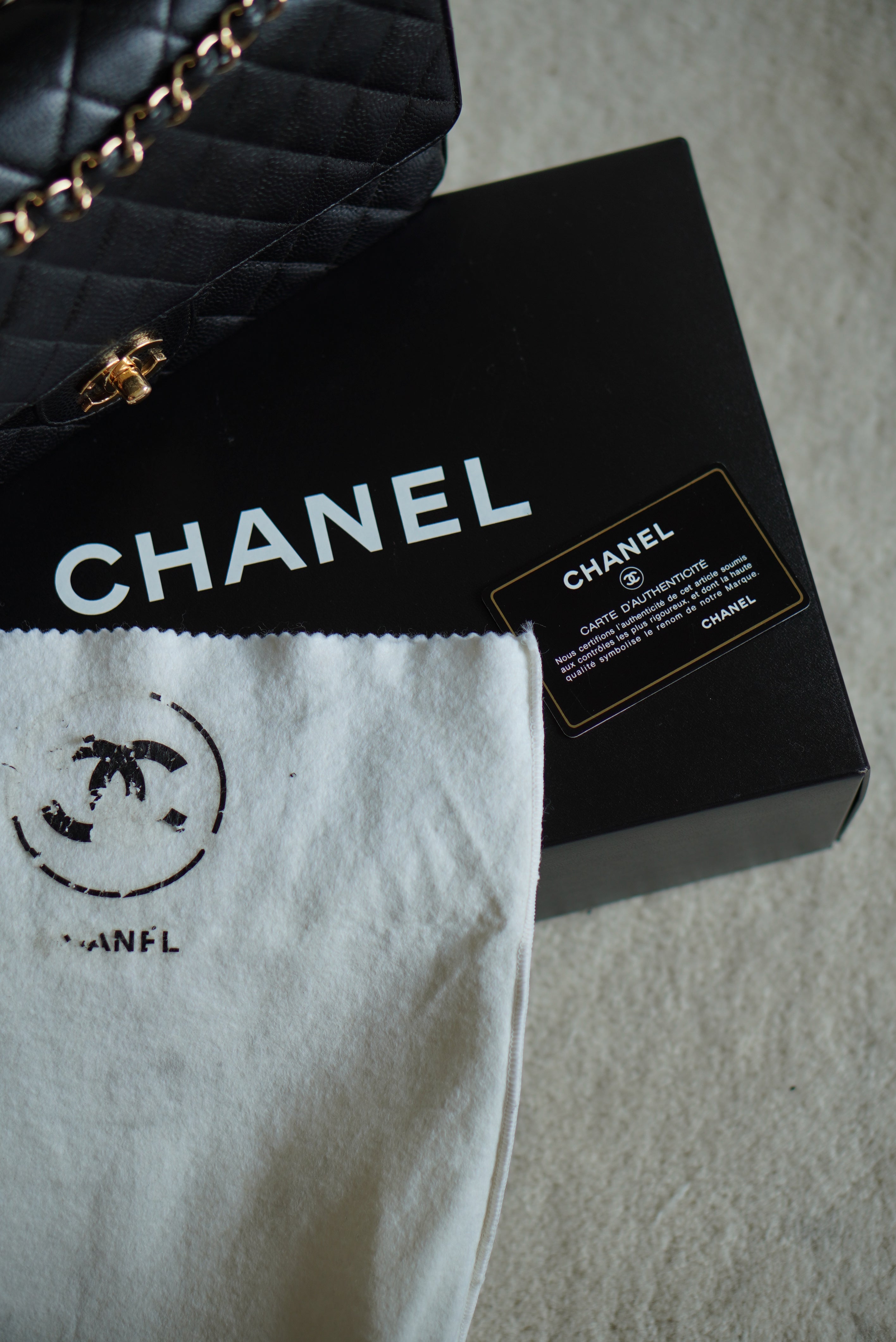CHANEL CLASSIC MEDIUM DOUBLE FLAP