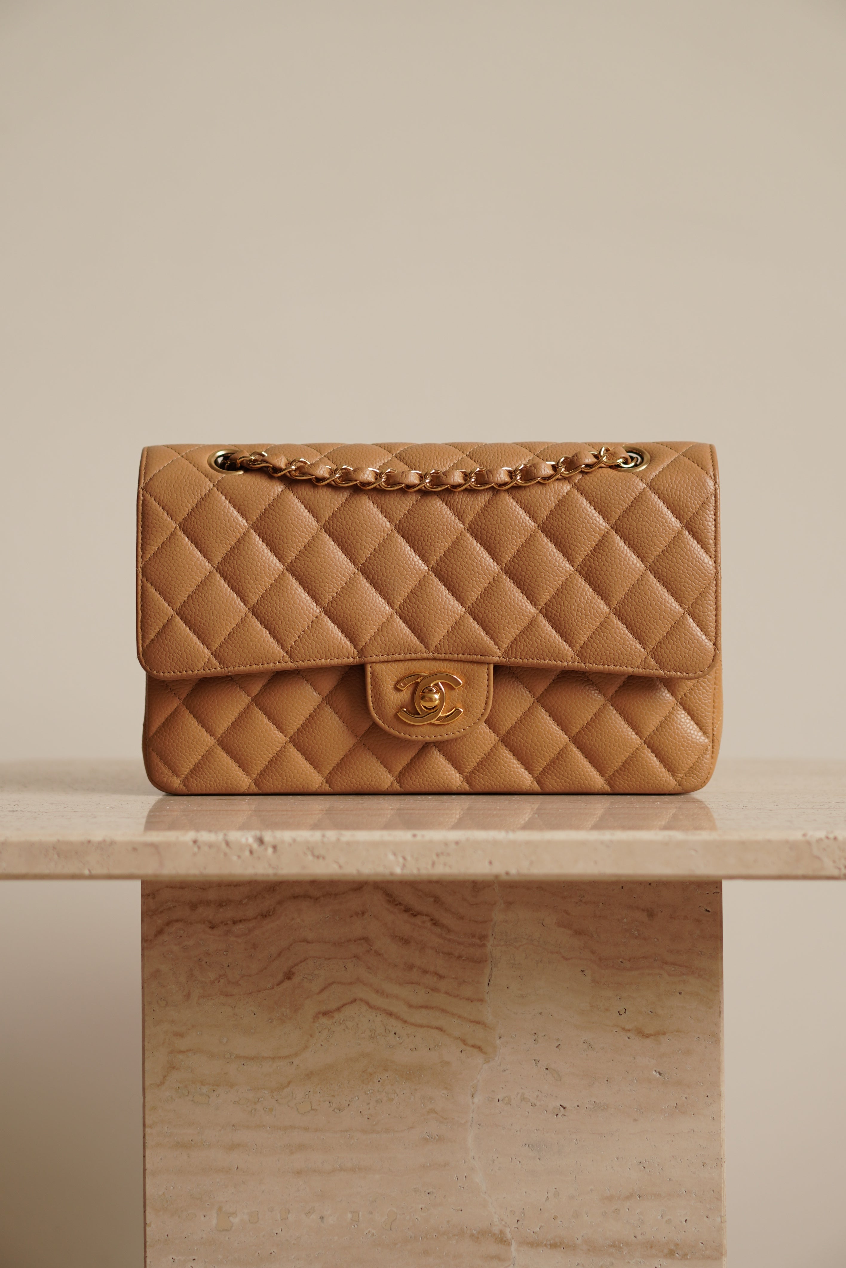 CHANEL CLASSIC MEDIUM DOUBLE FLAP
