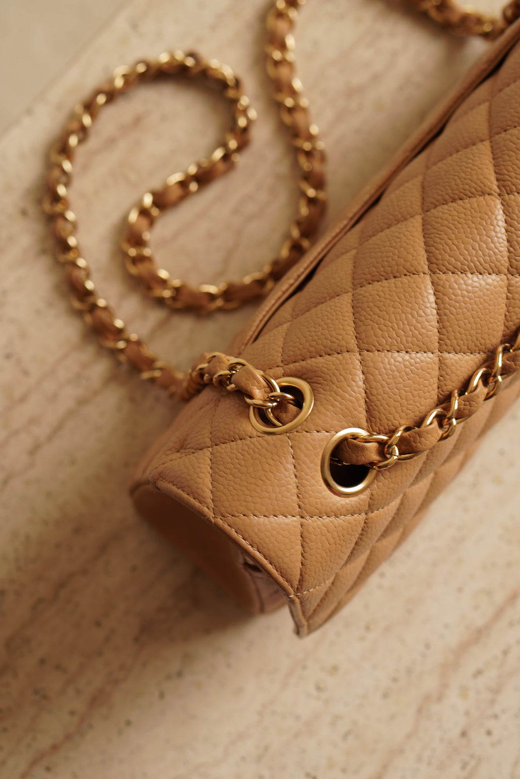 CHANEL CLASSIC MEDIUM DOUBLE FLAP