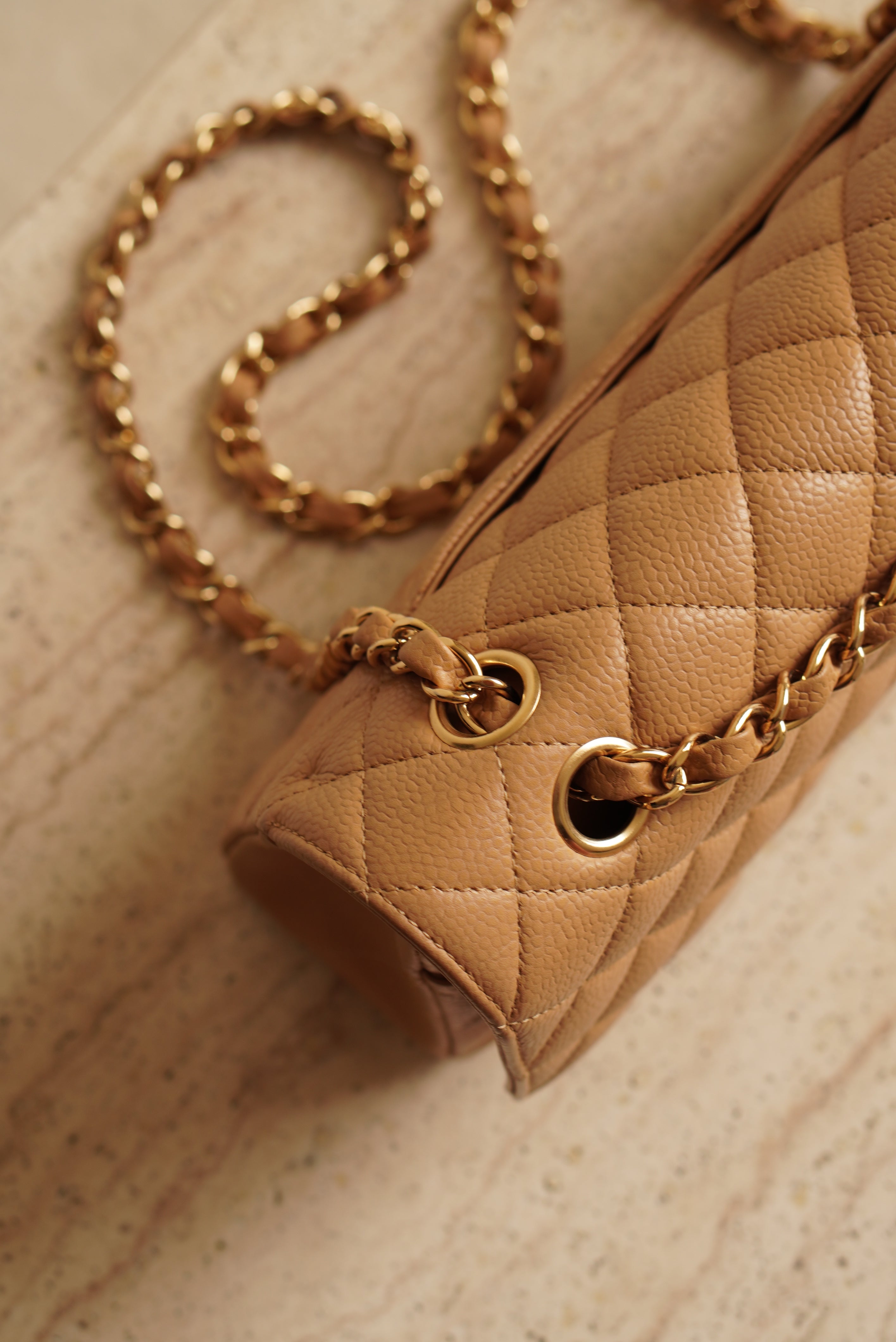 CHANEL CLASSIC MEDIUM DOUBLE FLAP