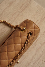 CHANEL CLASSIC MEDIUM DOUBLE FLAP