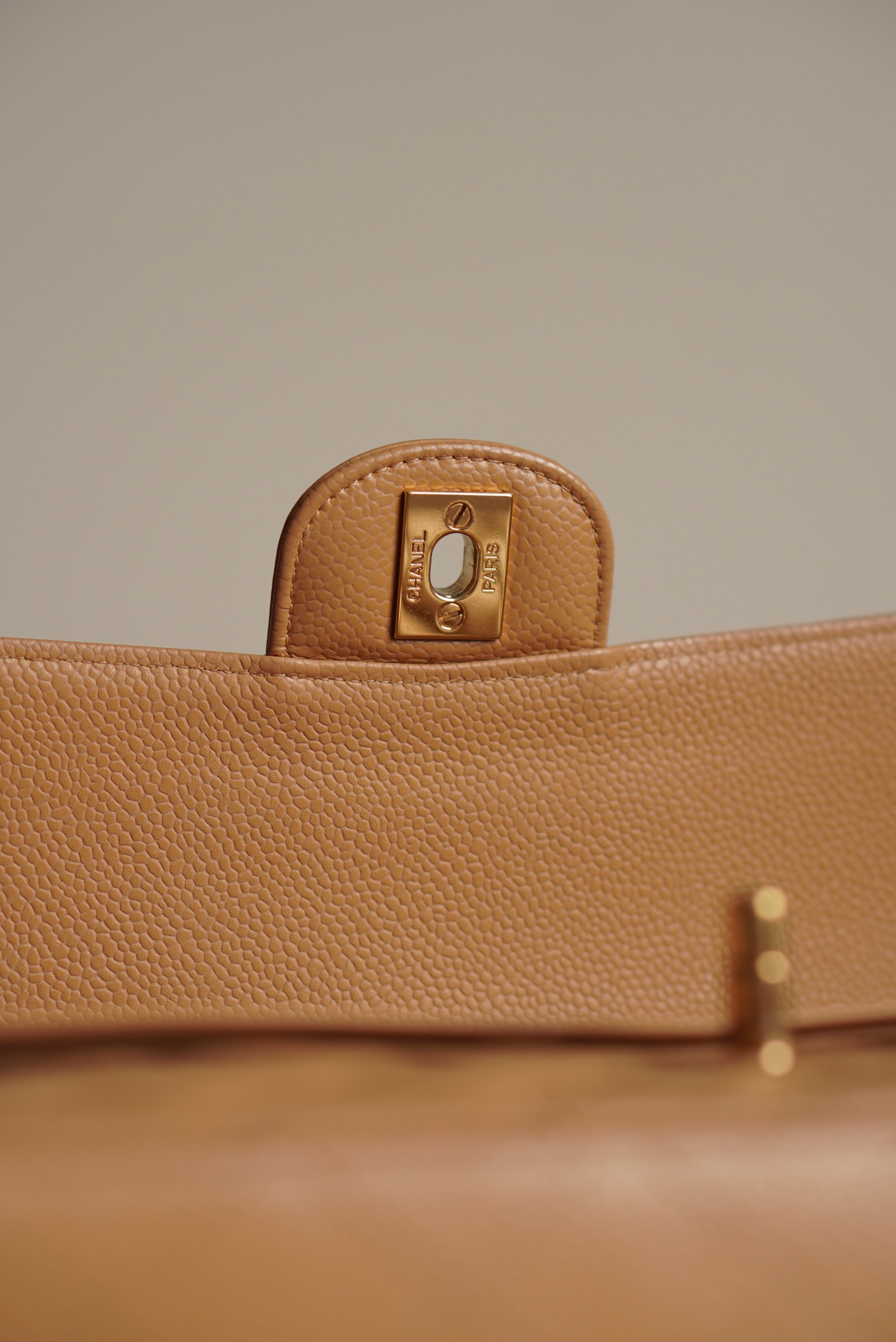 CHANEL CLASSIC MEDIUM DOUBLE FLAP
