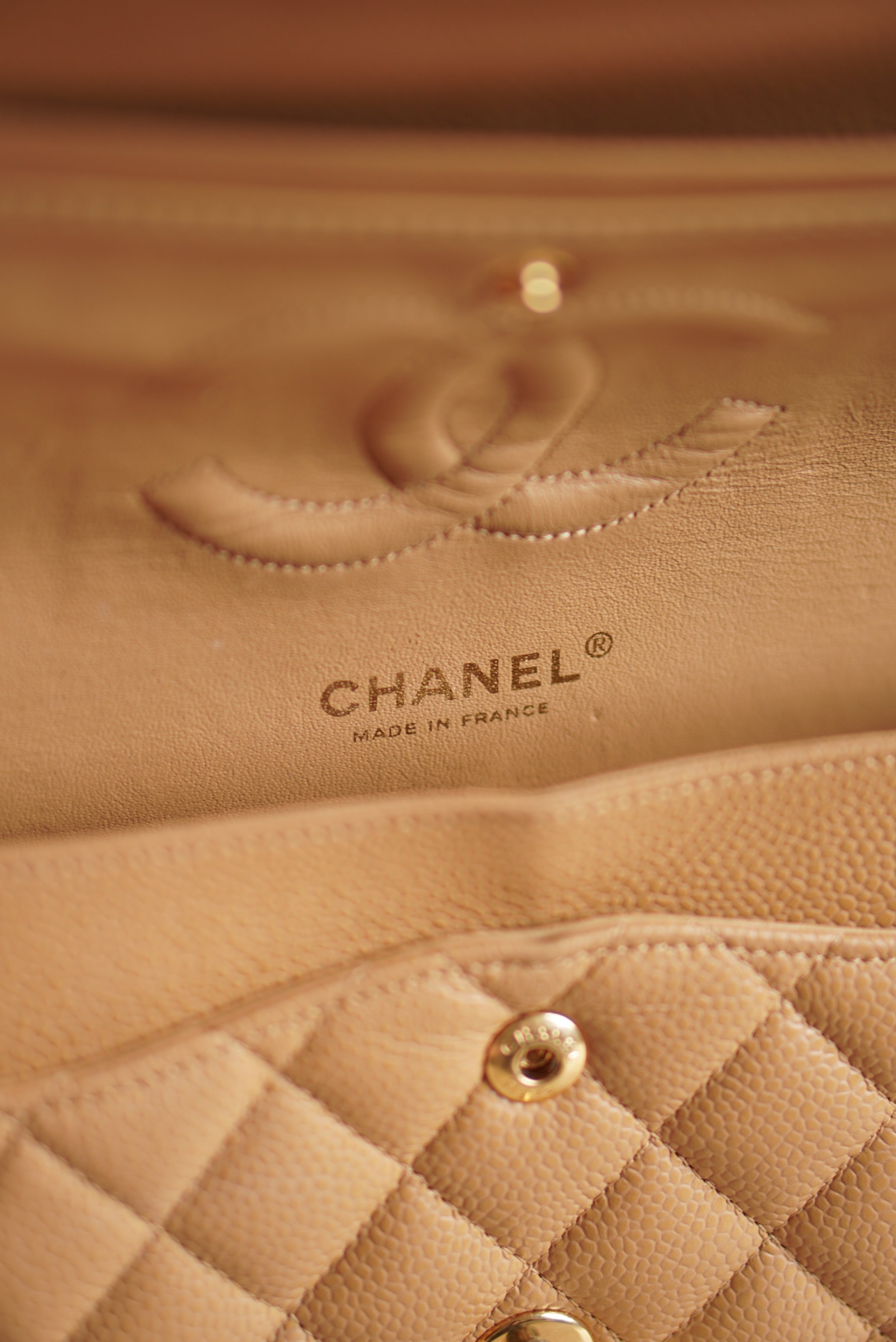 CHANEL CLASSIC MEDIUM DOUBLE FLAP