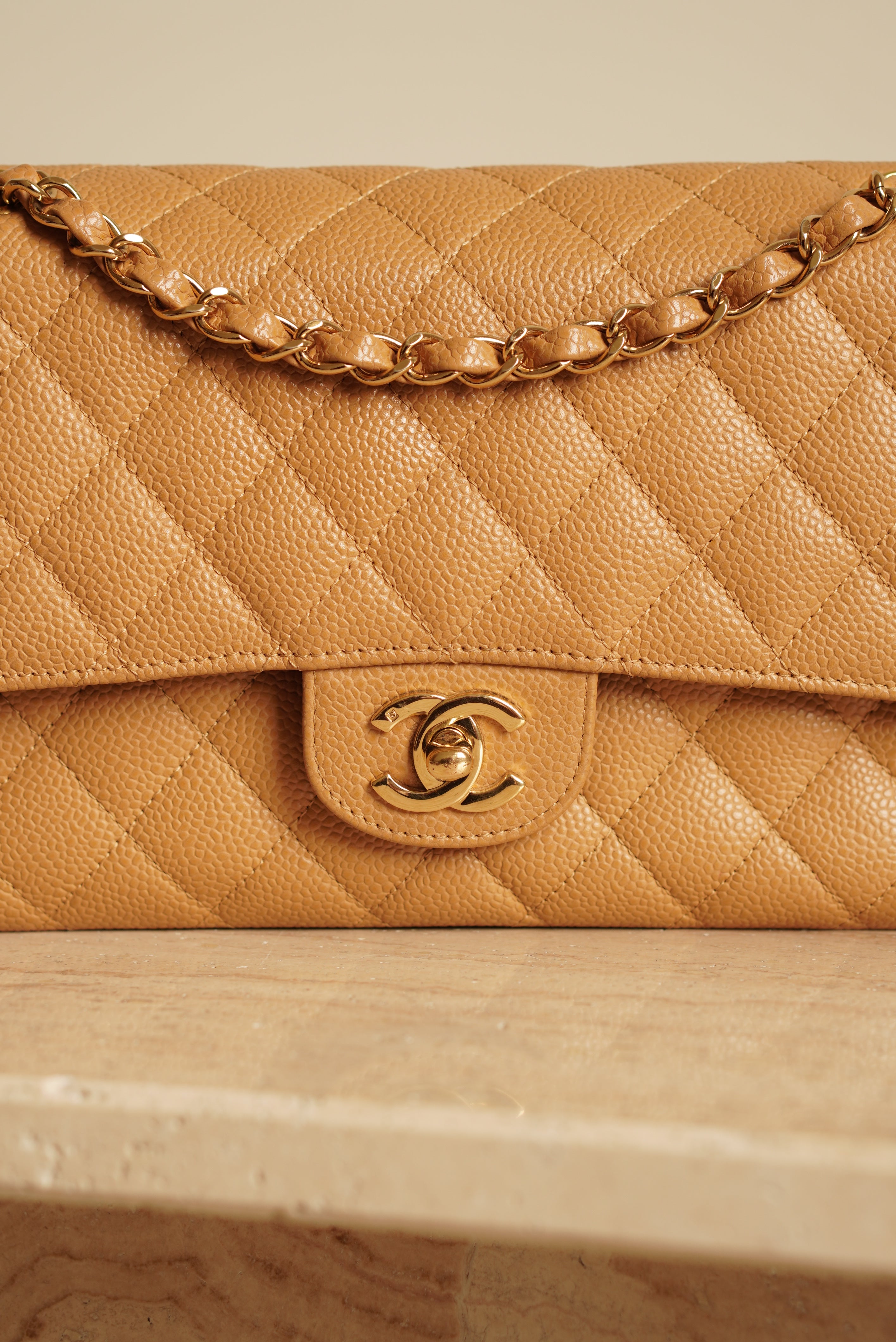 CHANEL CLASSIC MEDIUM DOUBLE FLAP | BEIGE