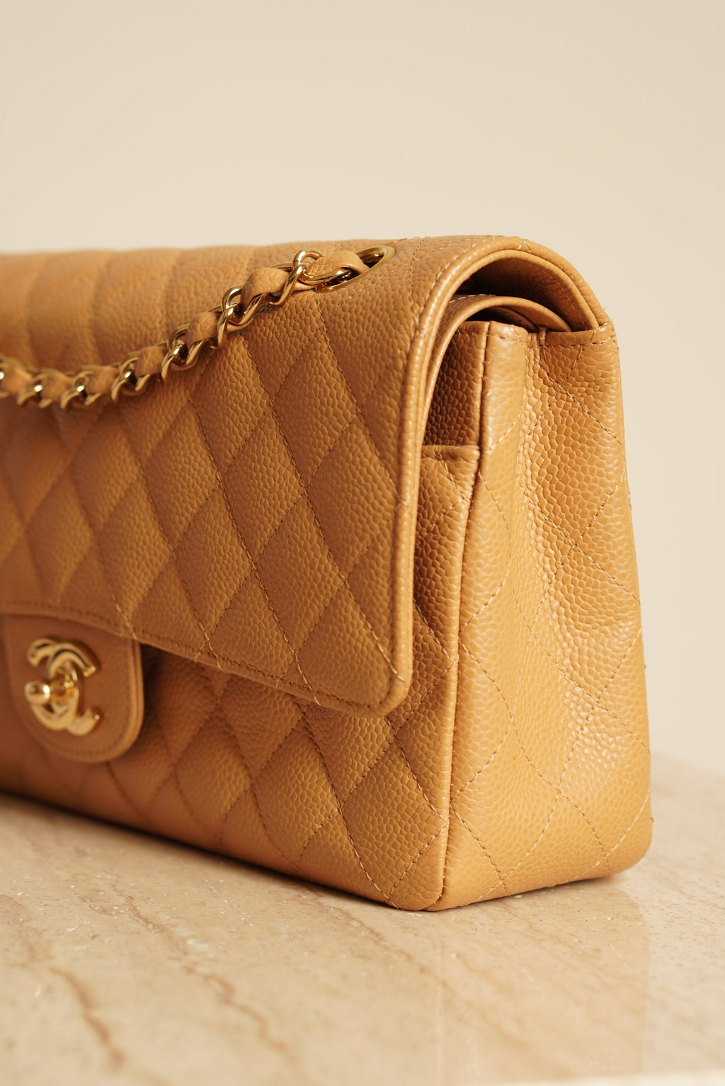 CHANEL CLASSIC MEDIUM DOUBLE FLAP | BEIGE