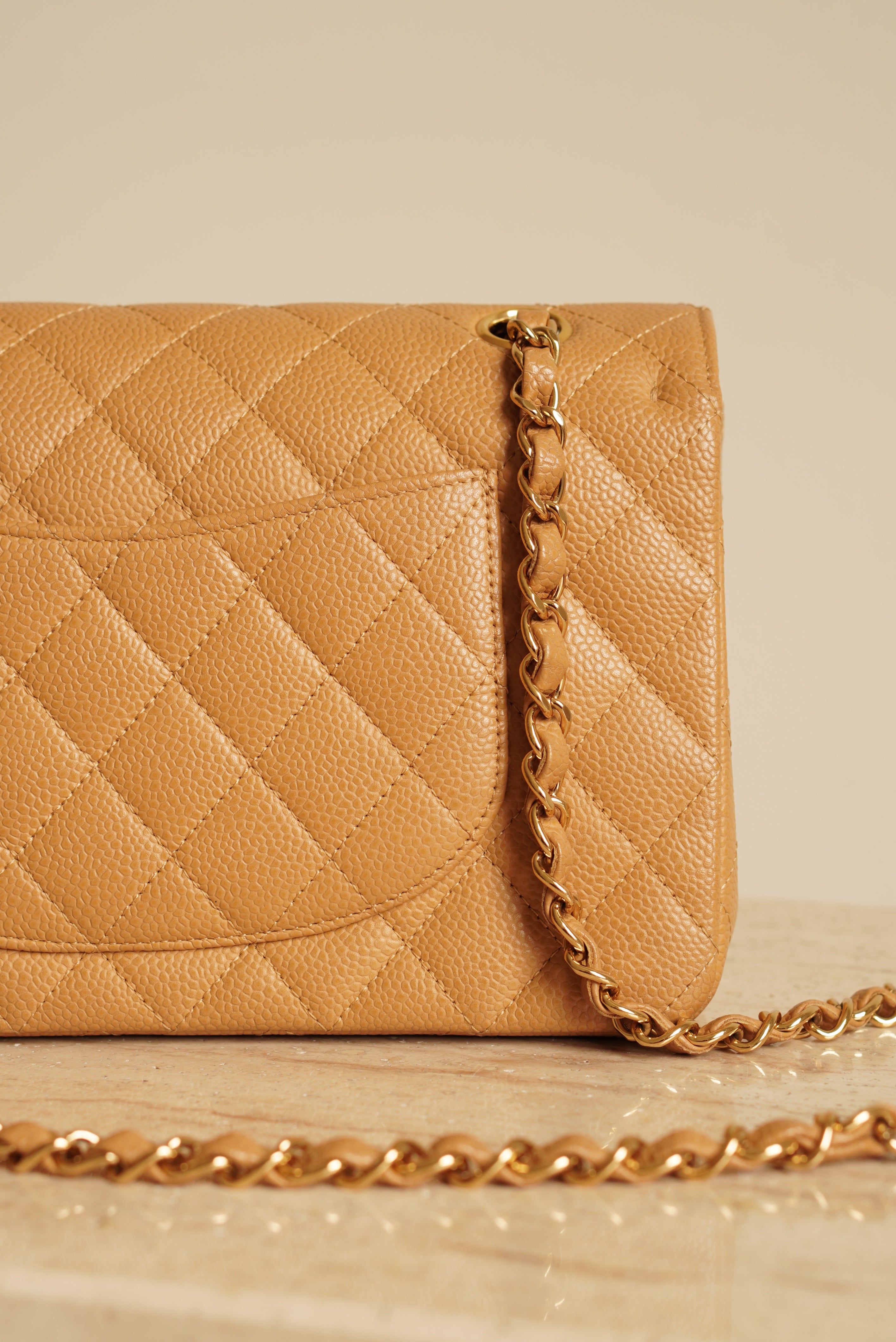 CHANEL CLASSIC MEDIUM DOUBLE FLAP | BEIGE