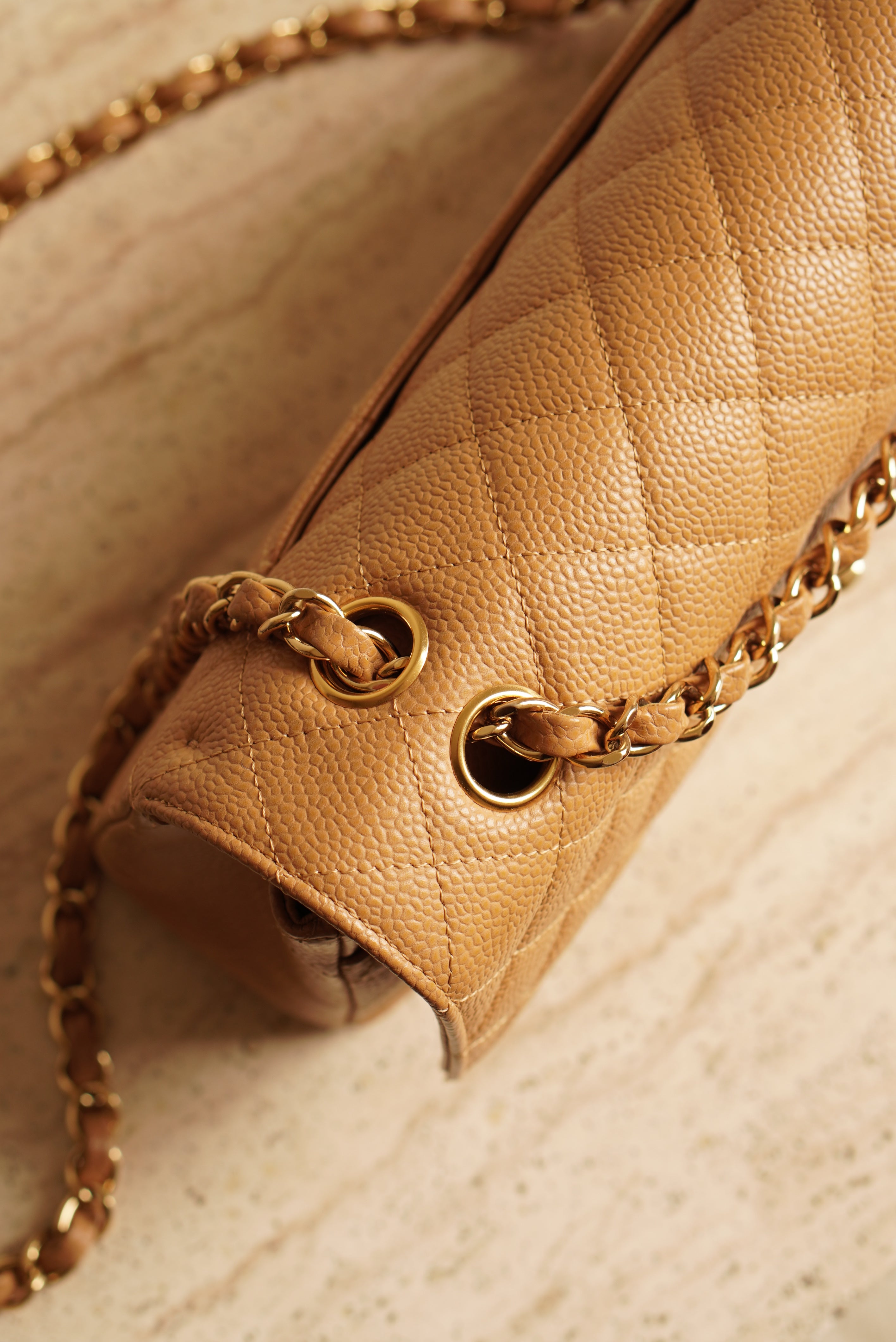 CHANEL CLASSIC MEDIUM DOUBLE FLAP | BEIGE