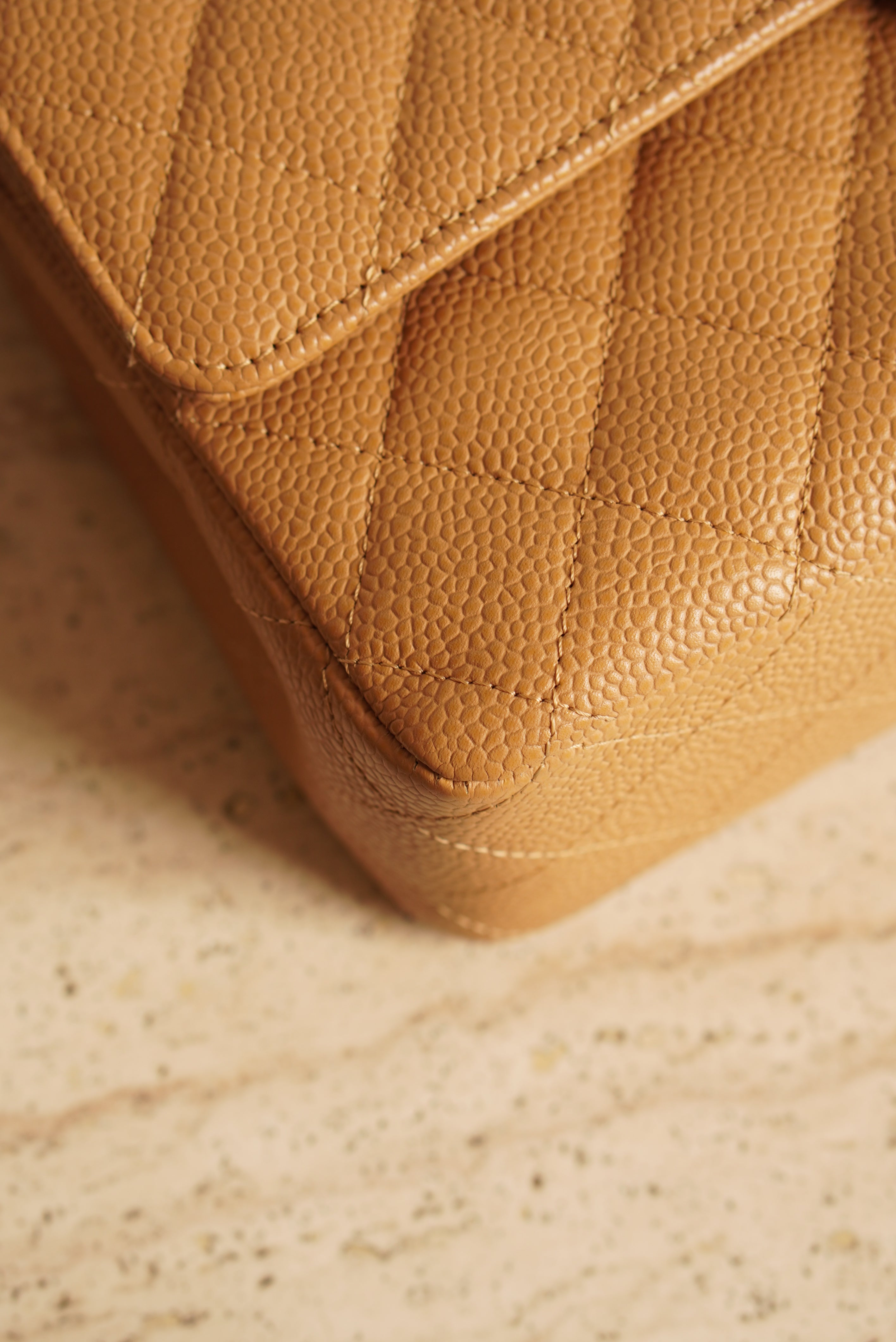 CHANEL CLASSIC MEDIUM DOUBLE FLAP | BEIGE