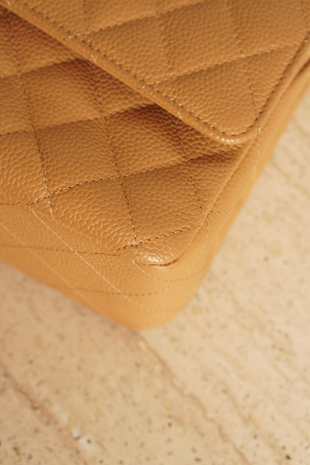 CHANEL CLASSIC MEDIUM DOUBLE FLAP | BEIGE