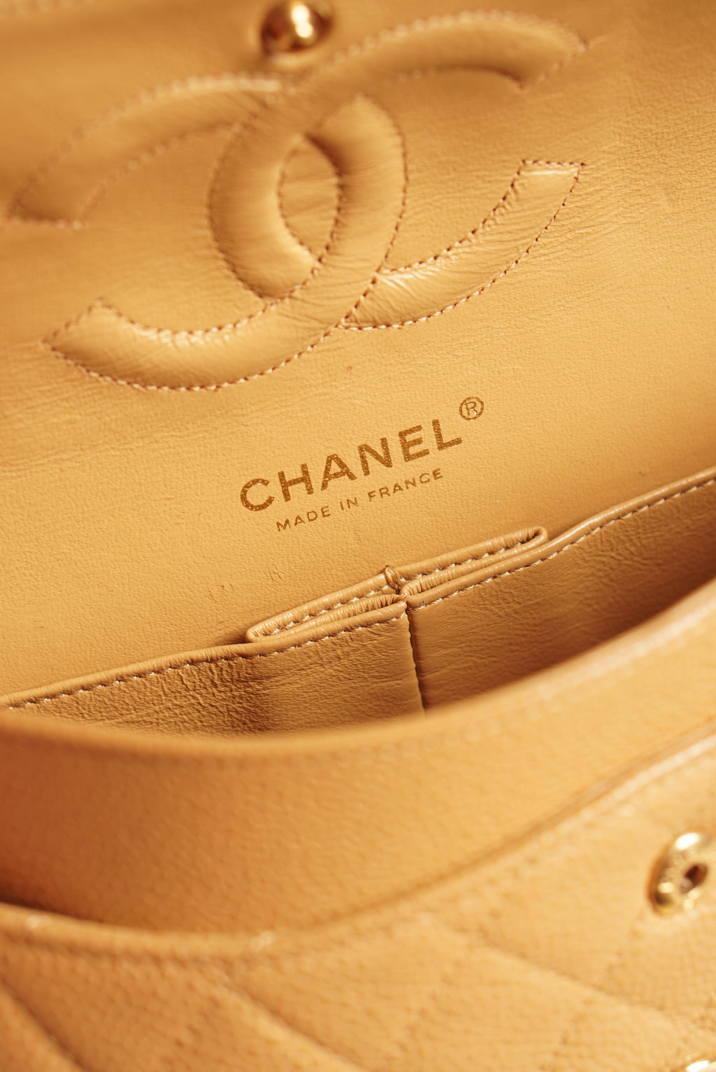 CHANEL CLASSIC MEDIUM DOUBLE FLAP | BEIGE