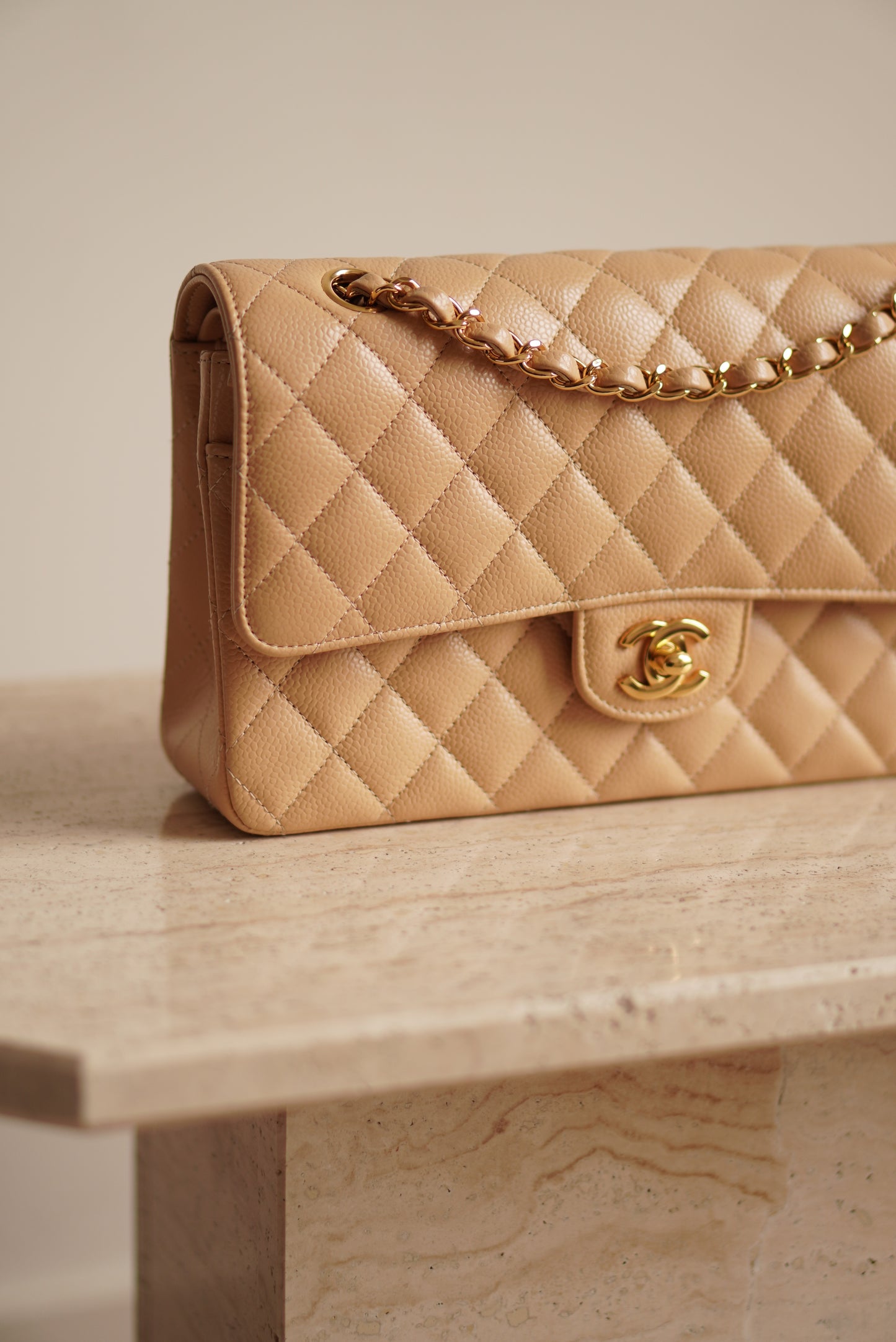 CHANEL CLASSIC MEDIUM DOUBLE FLAP | BEIGE
