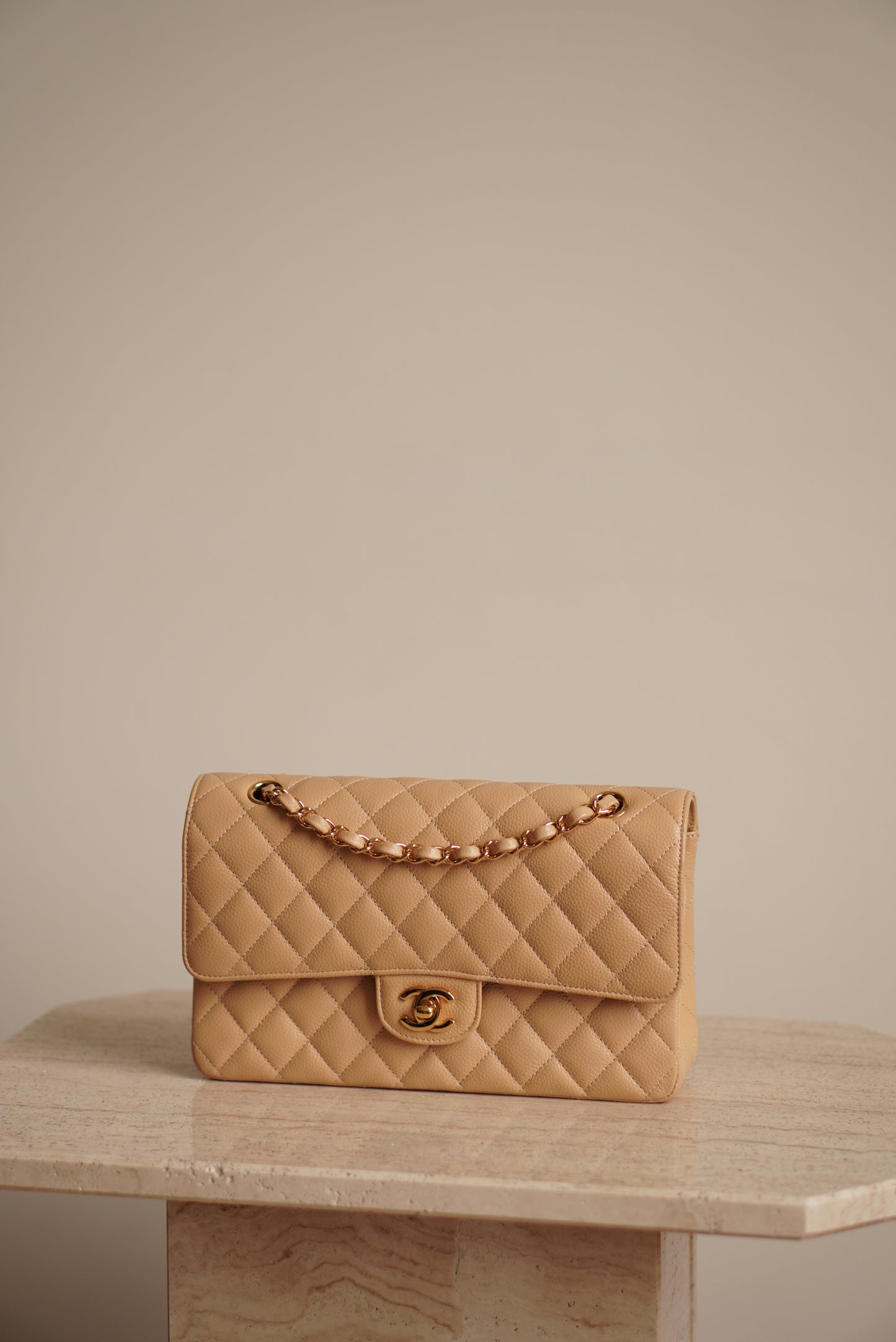 CHANEL CLASSIC MEDIUM DOUBLE FLAP | BEIGE