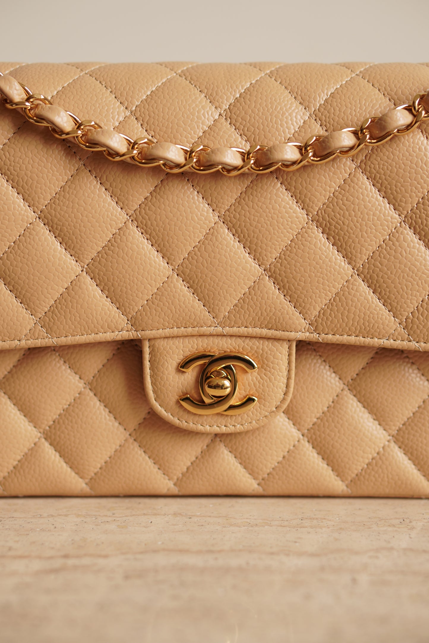 CHANEL CLASSIC MEDIUM DOUBLE FLAP | BEIGE