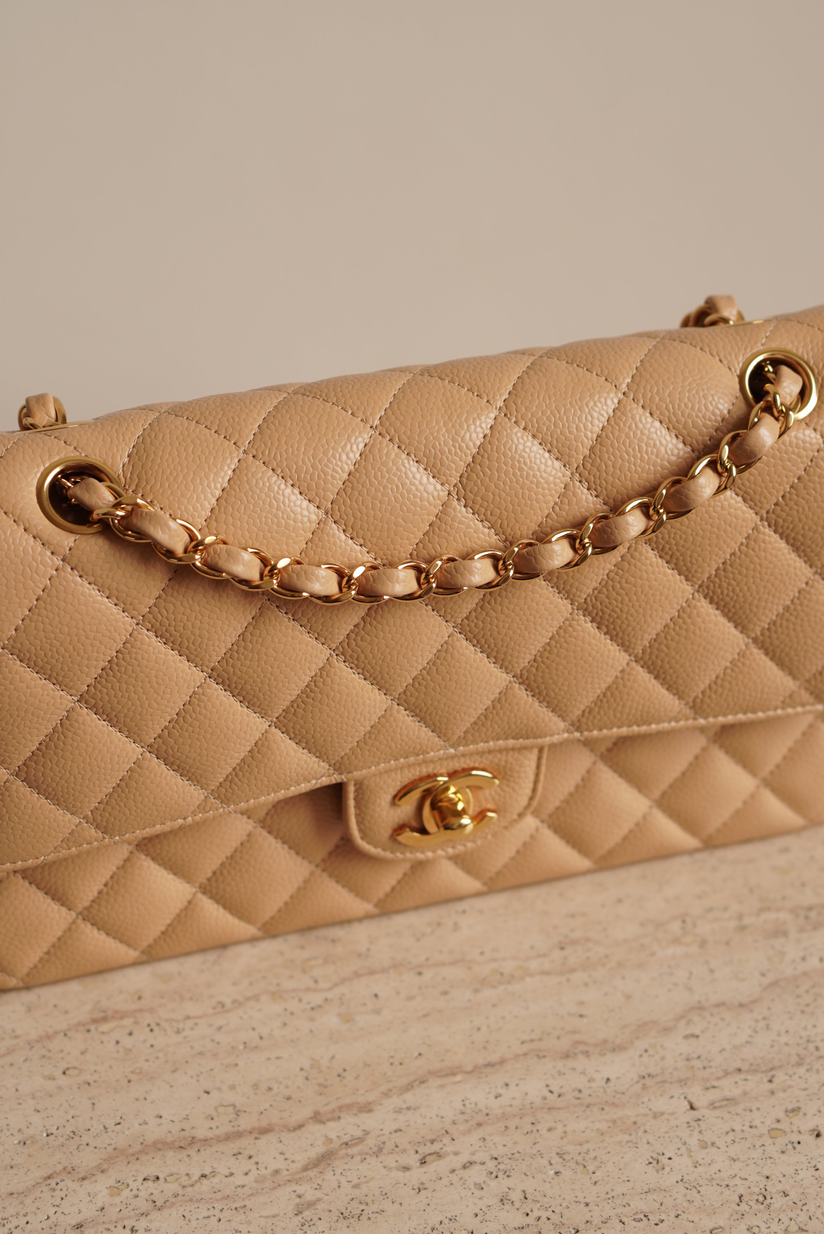 CHANEL CLASSIC MEDIUM DOUBLE FLAP | BEIGE