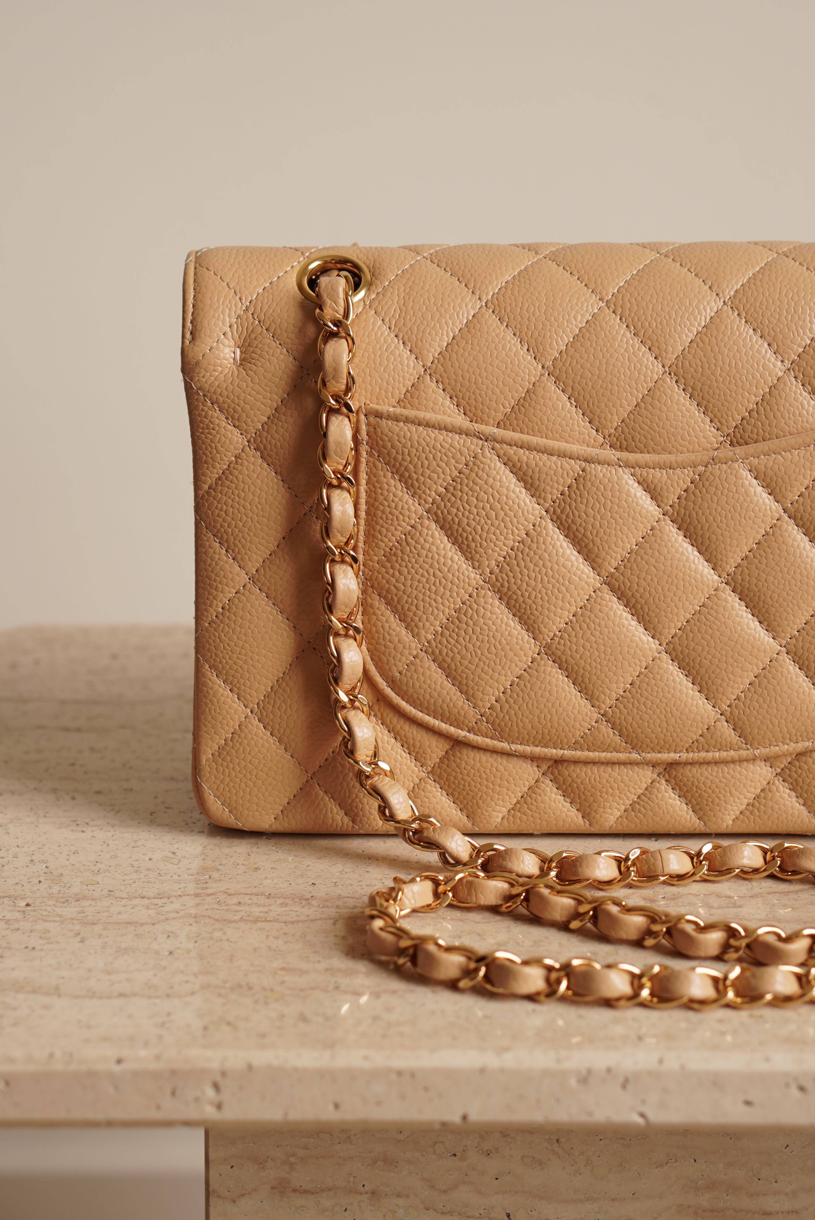 CHANEL CLASSIC MEDIUM DOUBLE FLAP | BEIGE