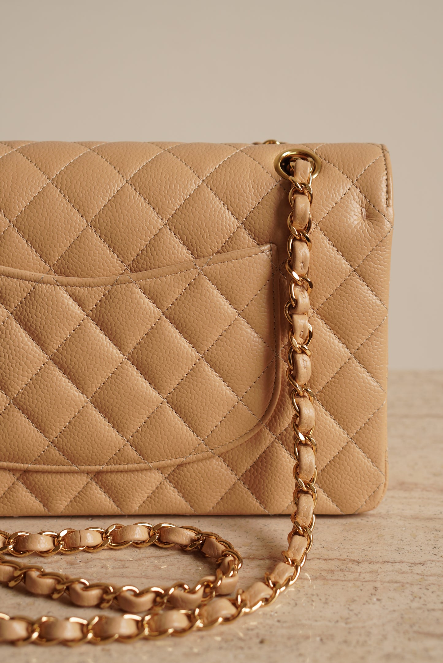 CHANEL CLASSIC MEDIUM DOUBLE FLAP | BEIGE