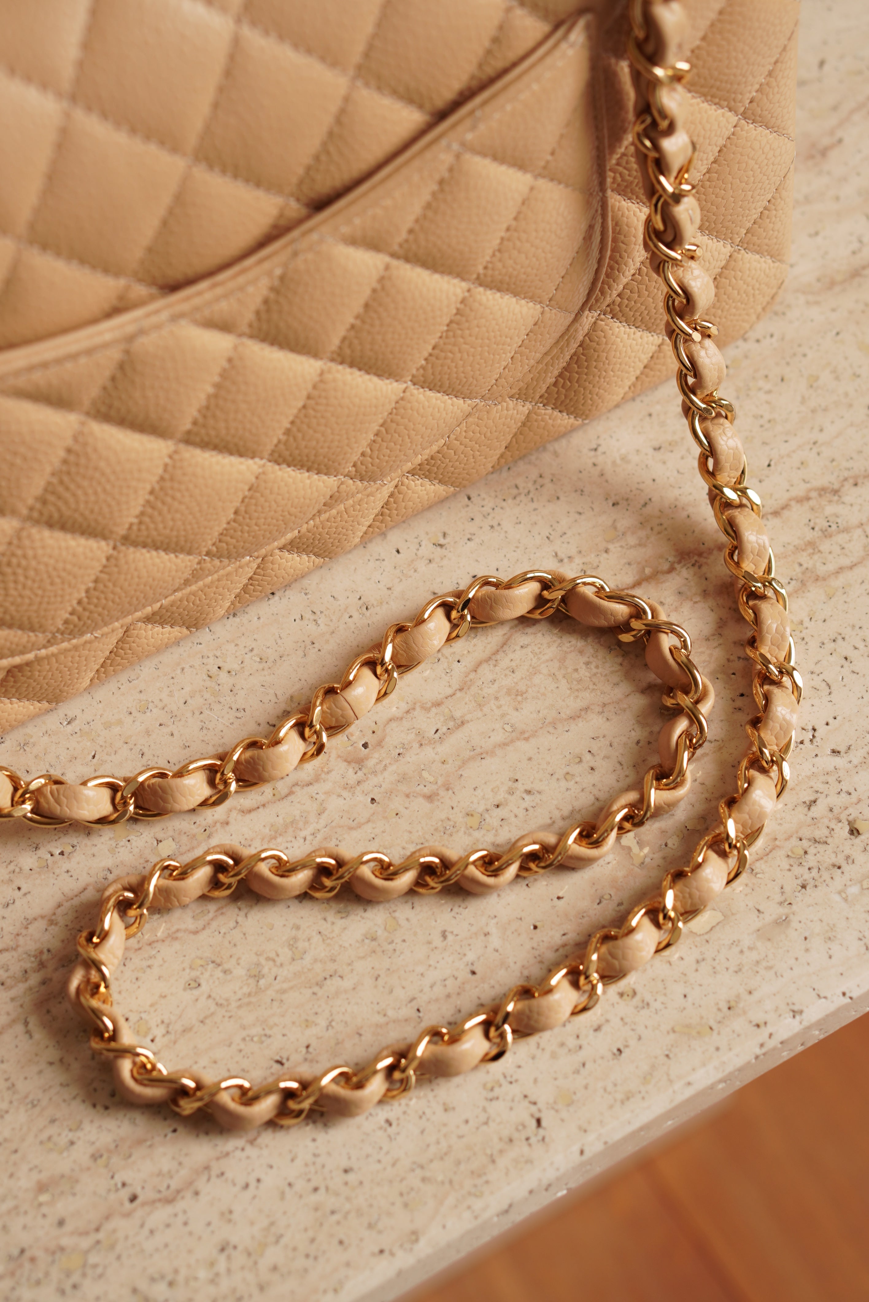 CHANEL CLASSIC MEDIUM DOUBLE FLAP | BEIGE