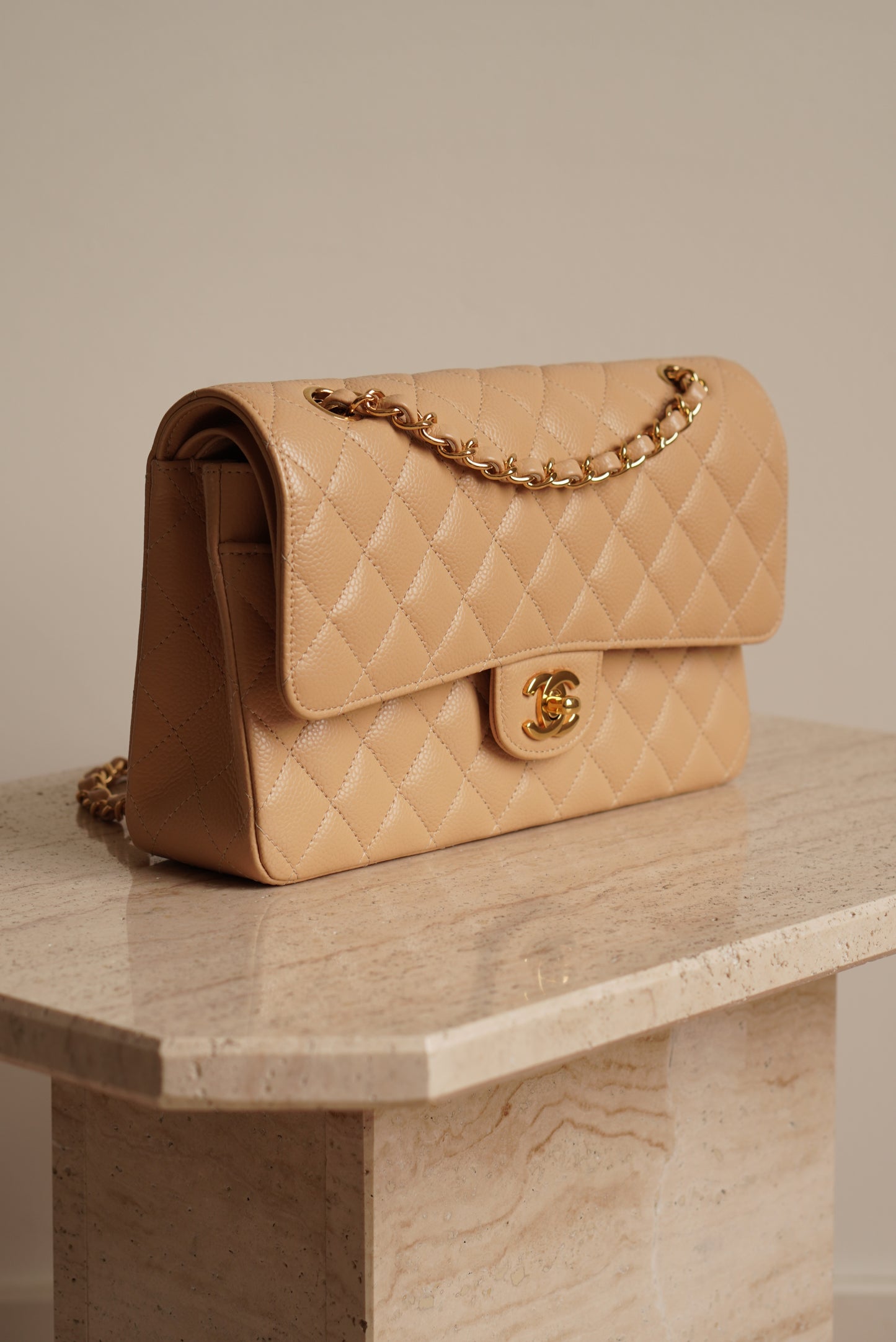 CHANEL CLASSIC MEDIUM DOUBLE FLAP | BEIGE