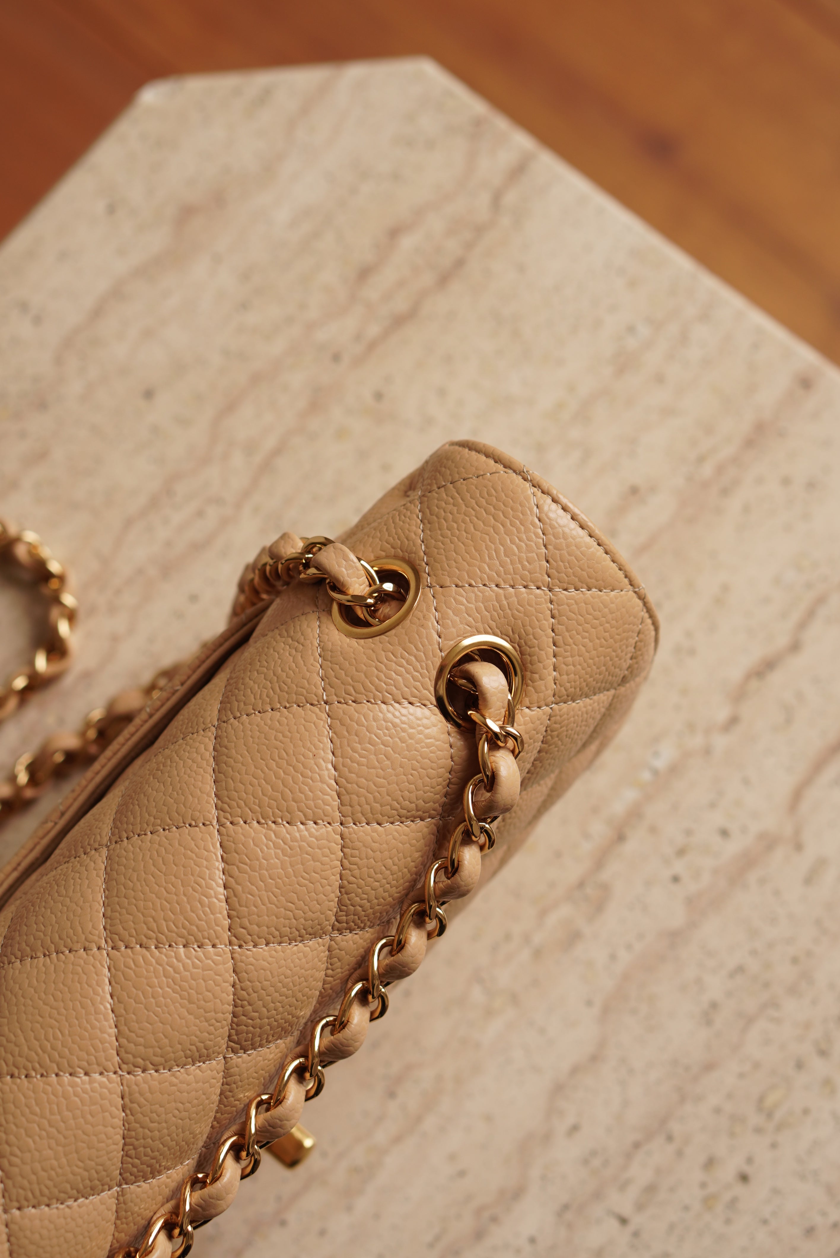 CHANEL CLASSIC MEDIUM DOUBLE FLAP | BEIGE