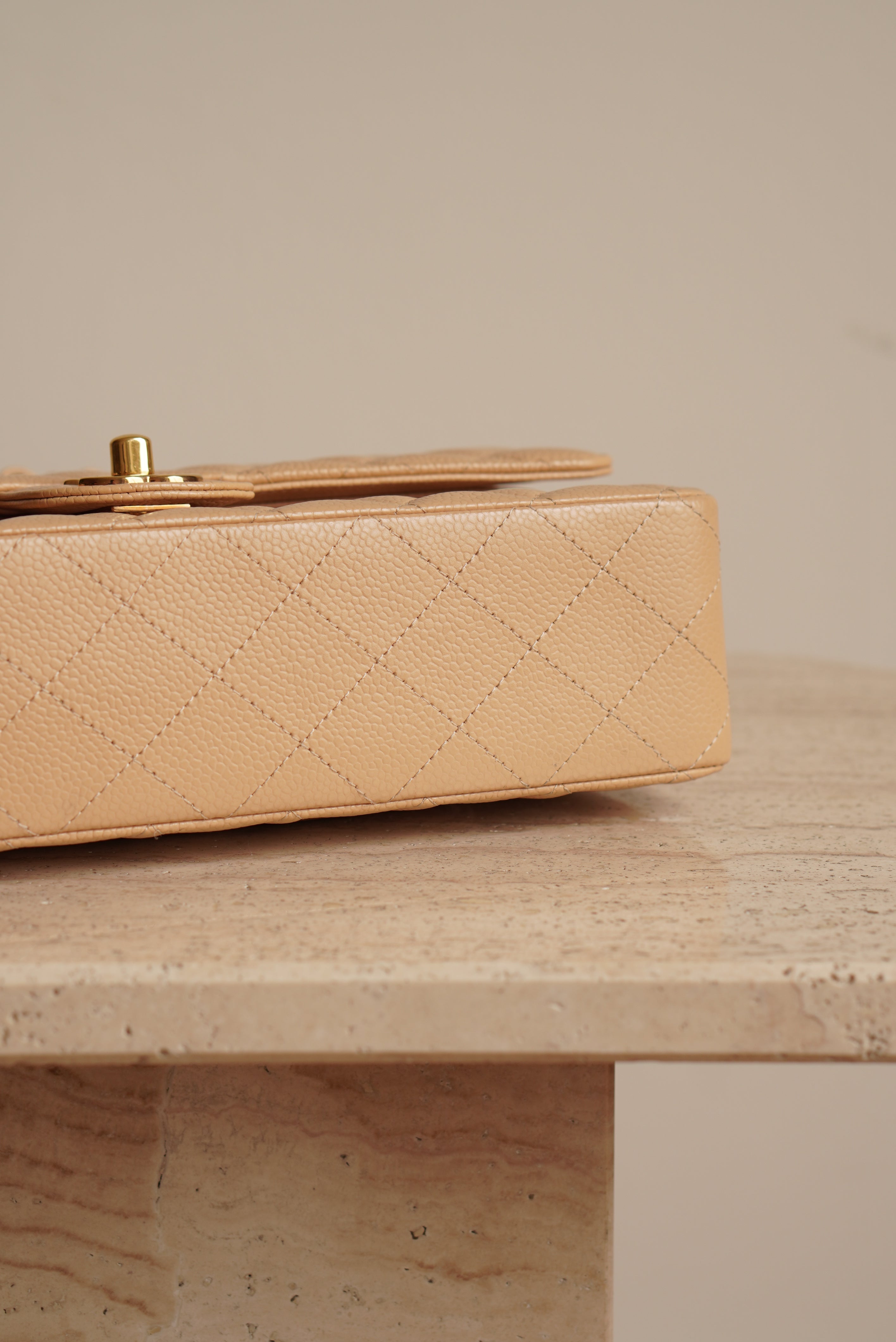 CHANEL CLASSIC MEDIUM DOUBLE FLAP | BEIGE