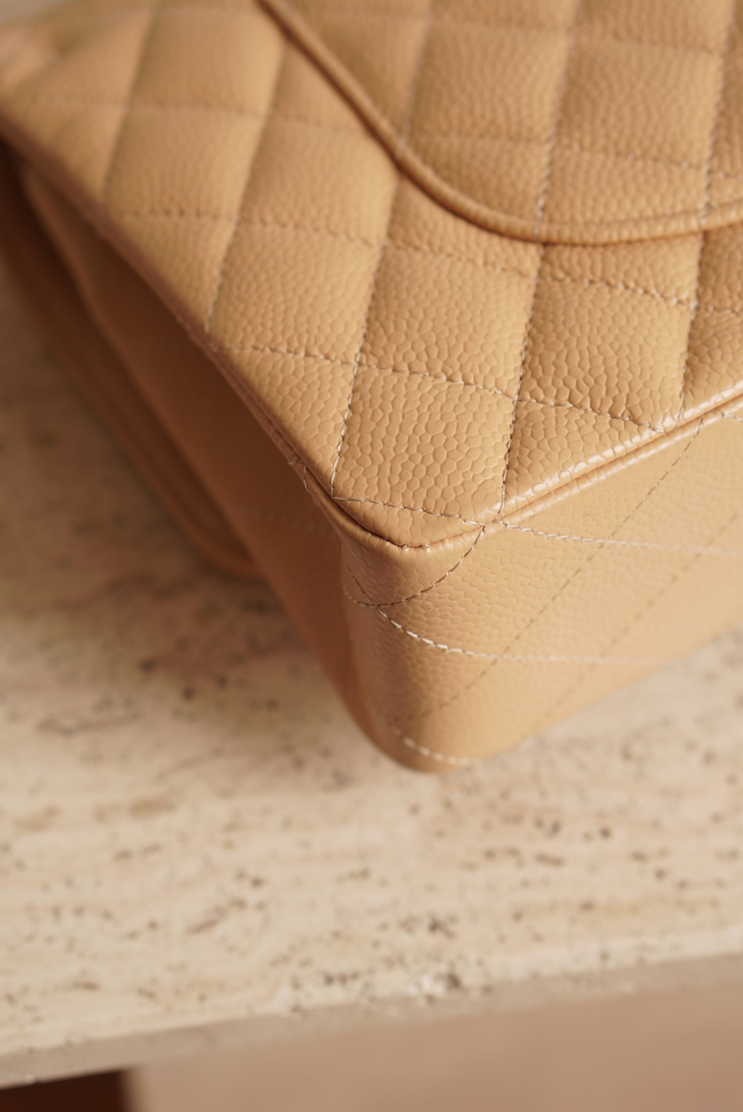 CHANEL CLASSIC MEDIUM DOUBLE FLAP | BEIGE