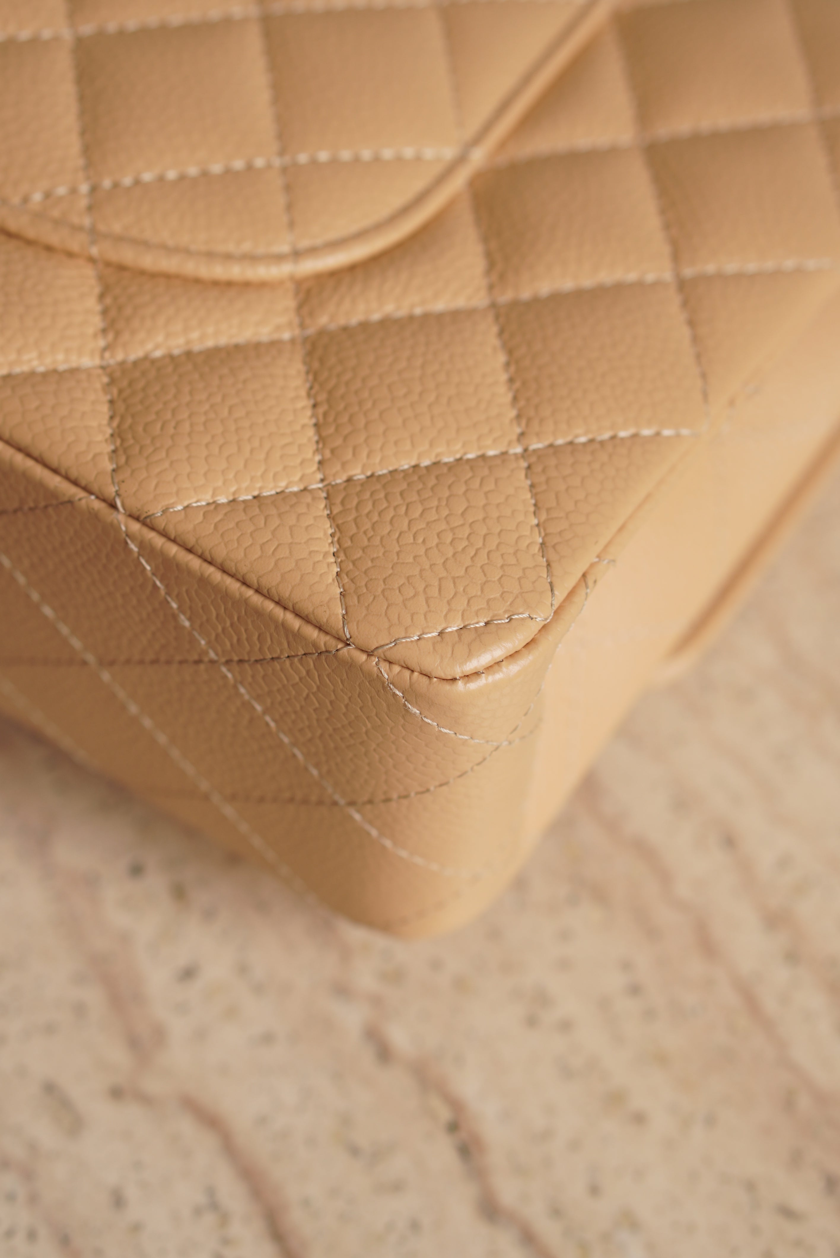 CHANEL CLASSIC MEDIUM DOUBLE FLAP | BEIGE