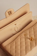 CHANEL CLASSIC MEDIUM DOUBLE FLAP | BEIGE