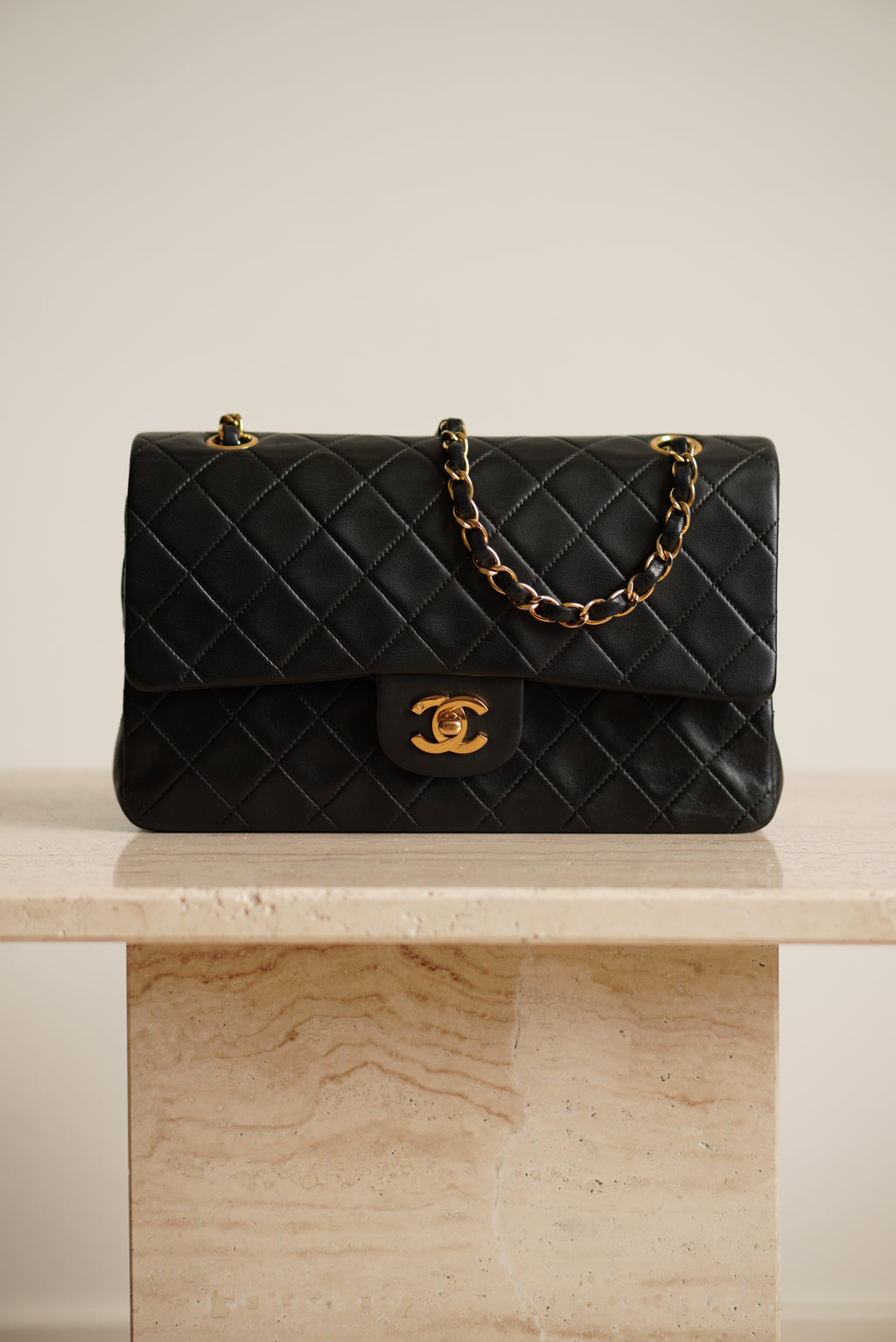 CHANEL CLASSIC MEDIUM DOUBLE FLAP