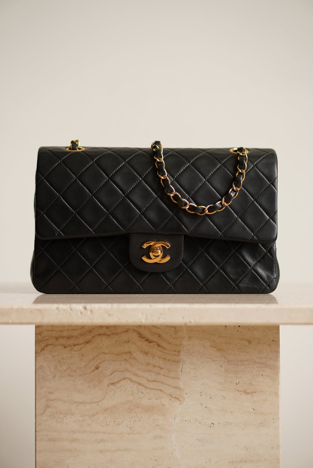CHANEL CLASSIC MEDIUM DOUBLE FLAP