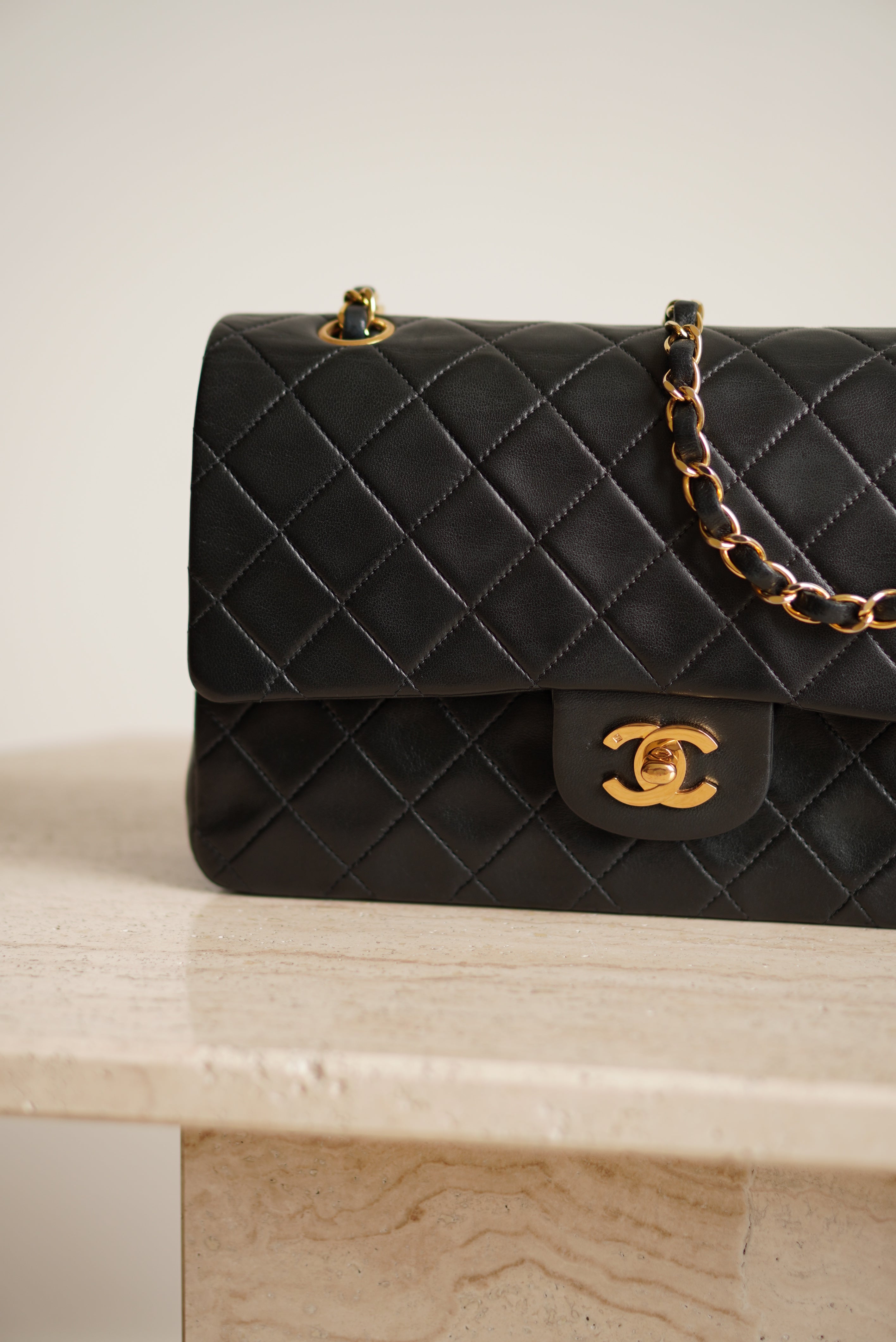 CHANEL CLASSIC MEDIUM DOUBLE FLAP