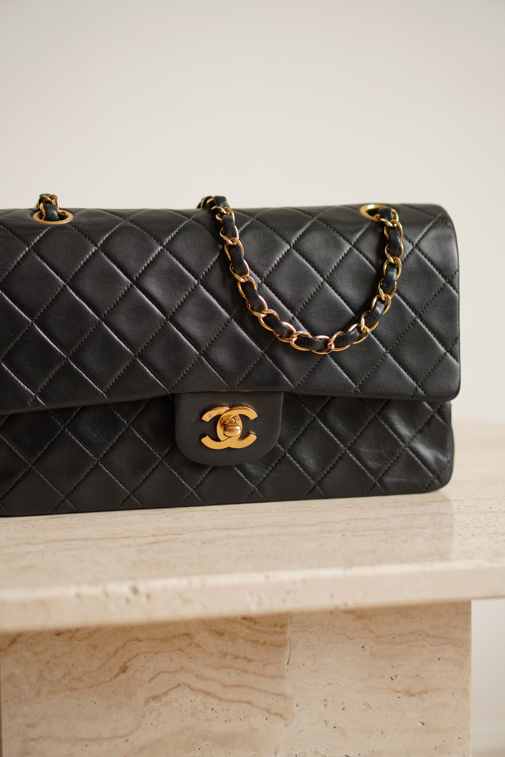 CHANEL CLASSIC MEDIUM DOUBLE FLAP