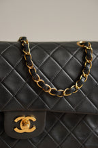 CHANEL CLASSIC MEDIUM DOUBLE FLAP