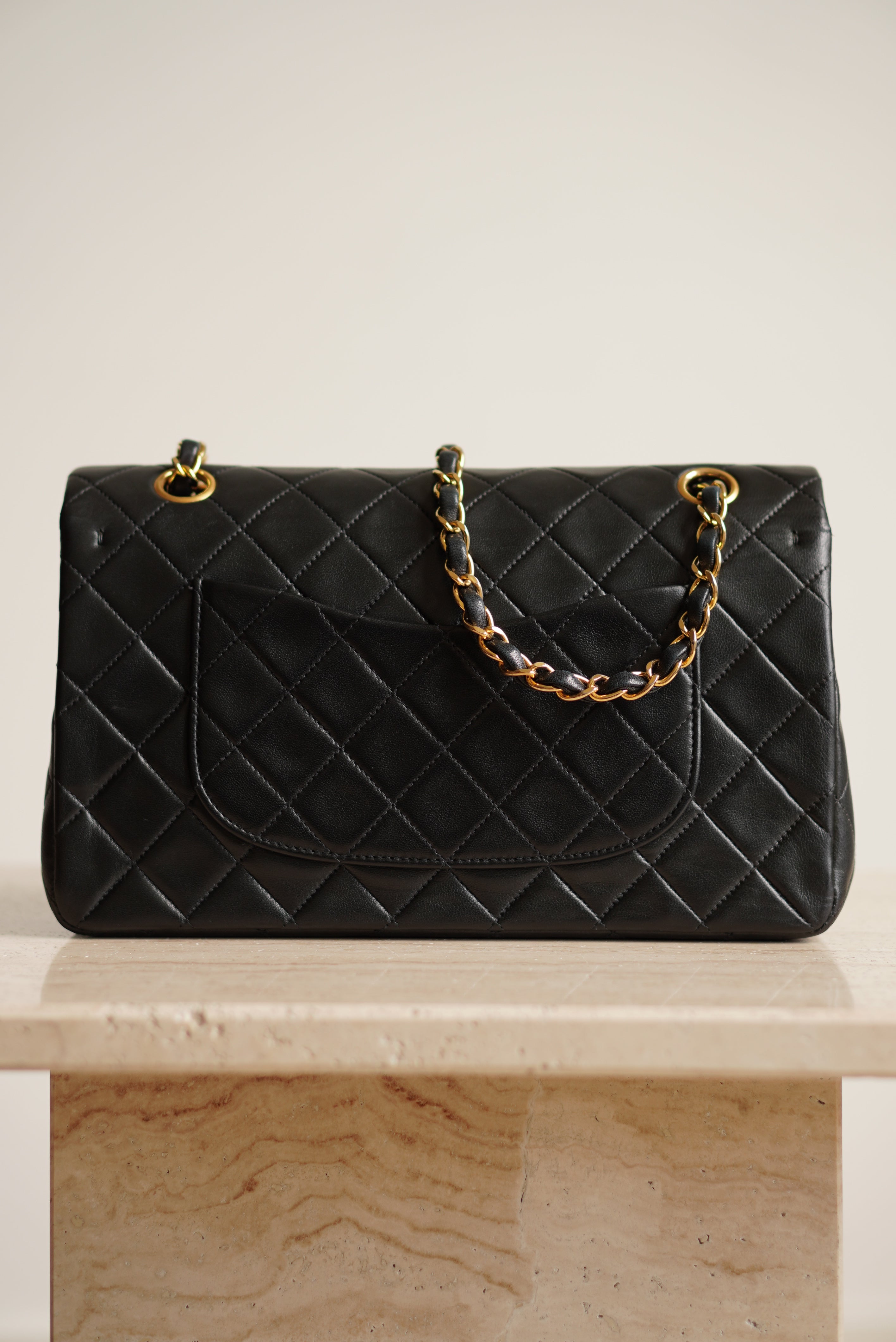 CHANEL CLASSIC MEDIUM DOUBLE FLAP