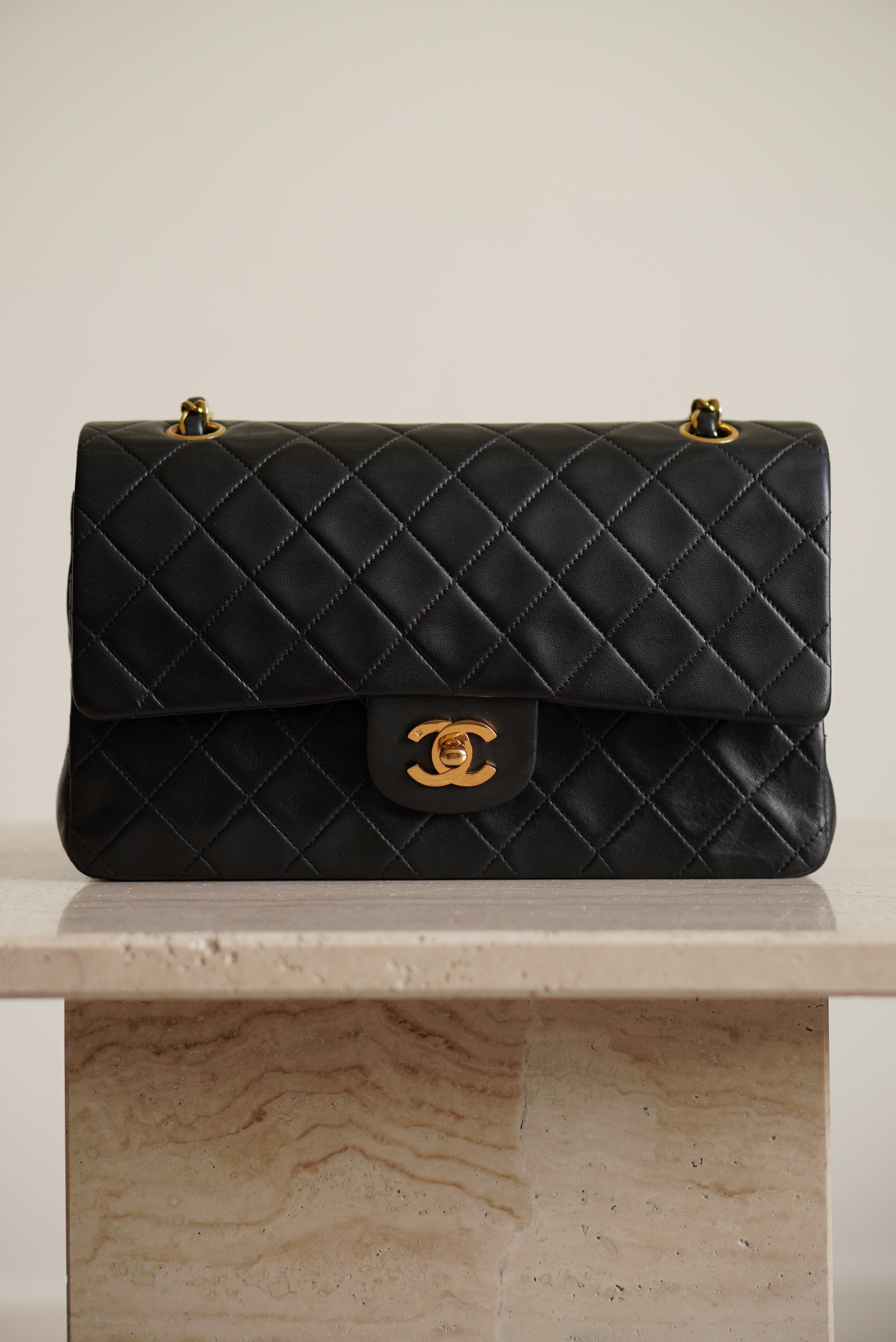 CHANEL CLASSIC MEDIUM DOUBLE FLAP