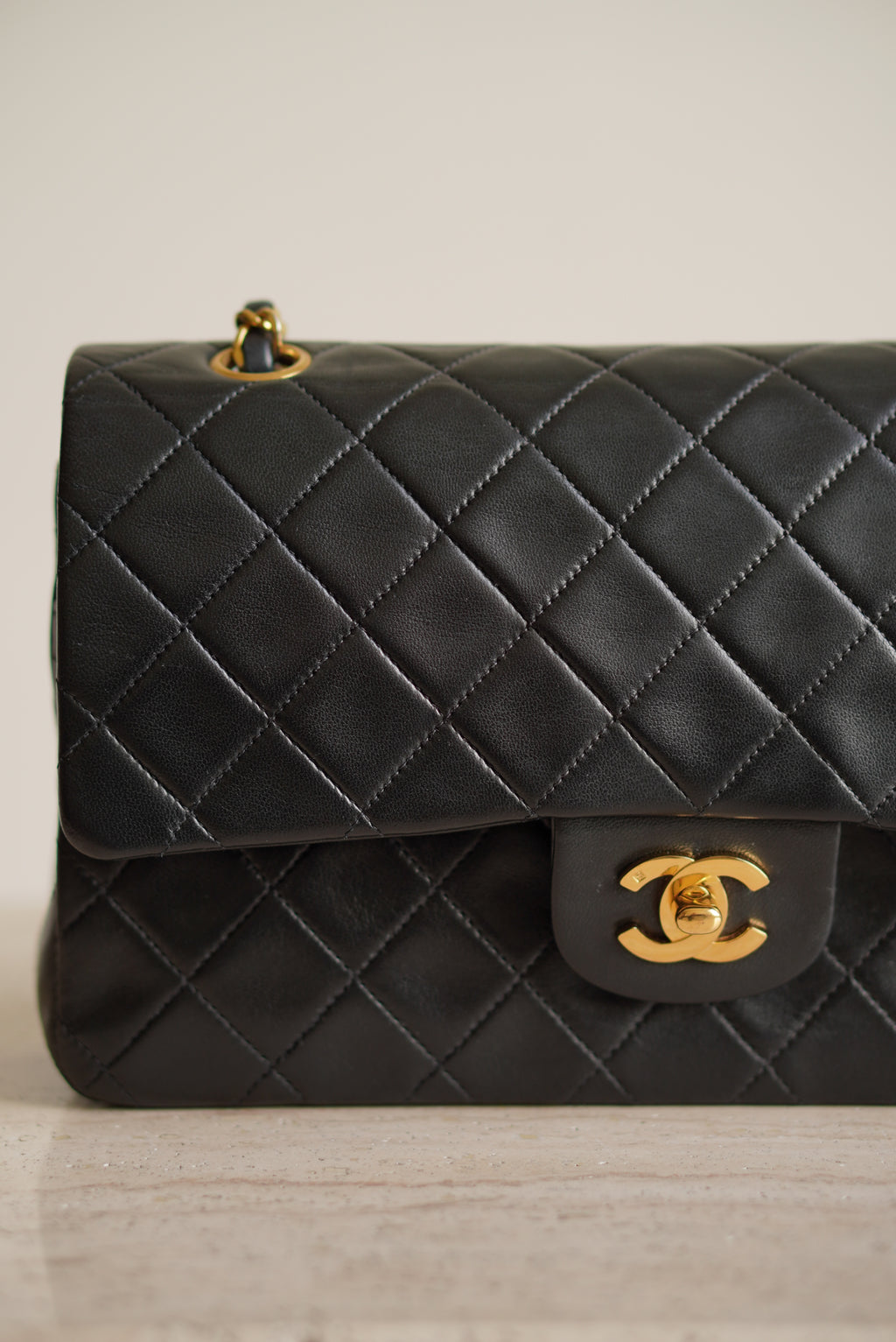 CHANEL CLASSIC MEDIUM DOUBLE FLAP