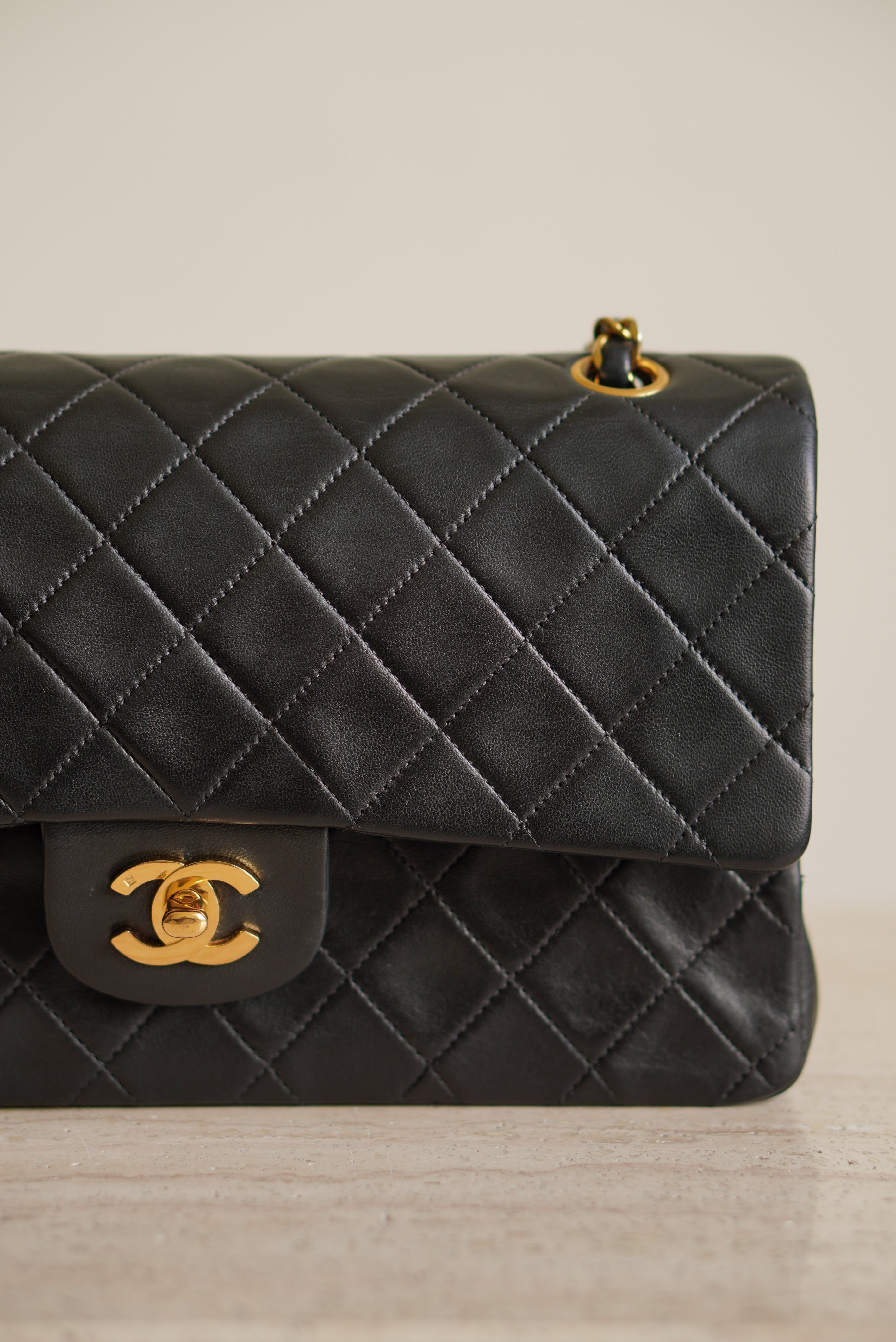 CHANEL CLASSIC MEDIUM DOUBLE FLAP