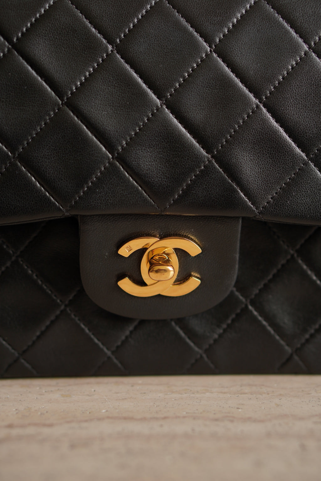 CHANEL CLASSIC MEDIUM DOUBLE FLAP