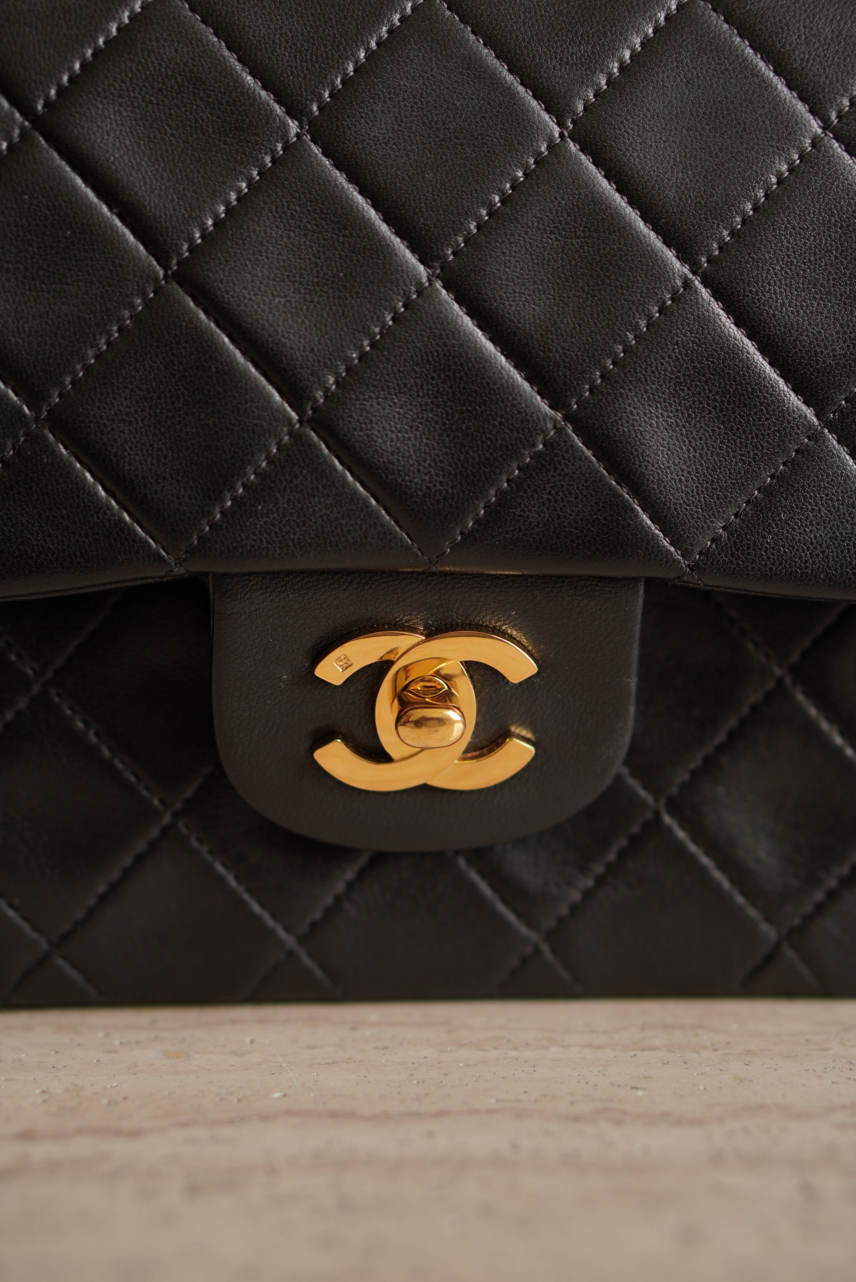 CHANEL CLASSIC MEDIUM DOUBLE FLAP