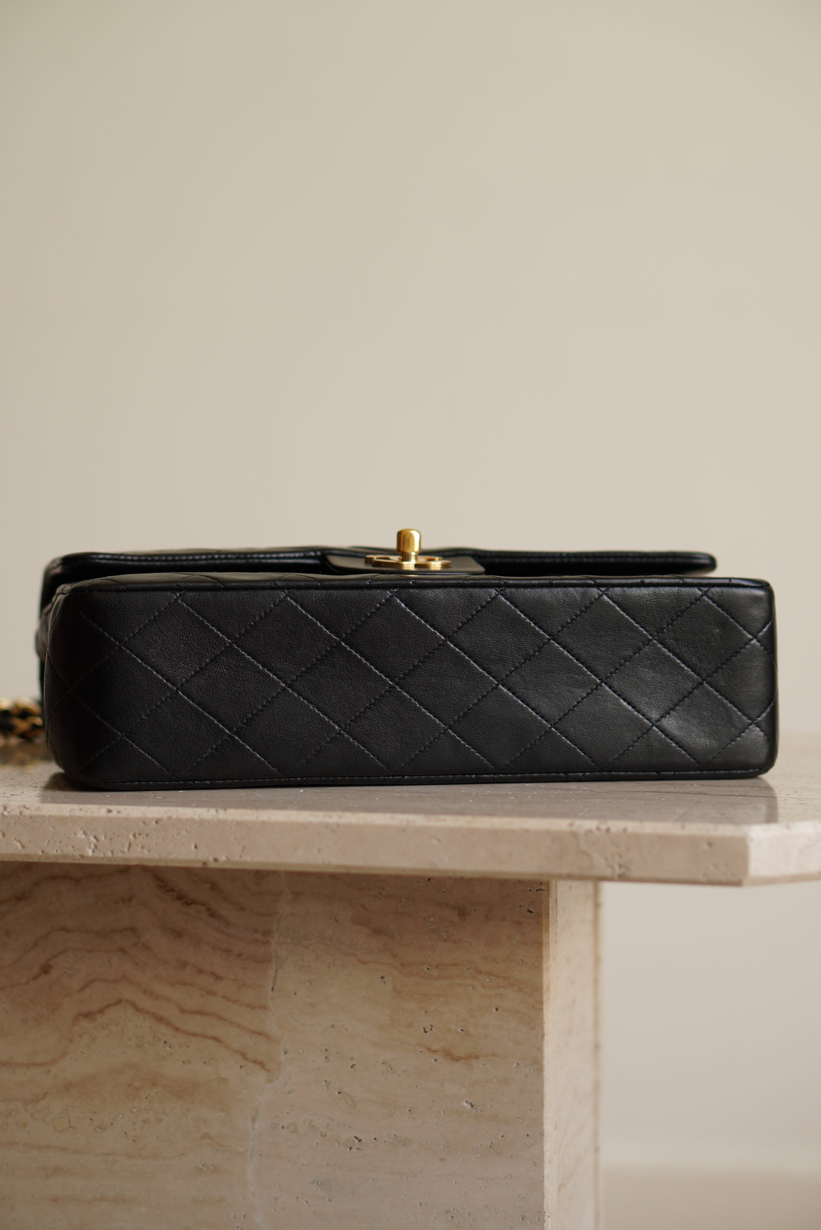 CHANEL CLASSIC MEDIUM DOUBLE FLAP