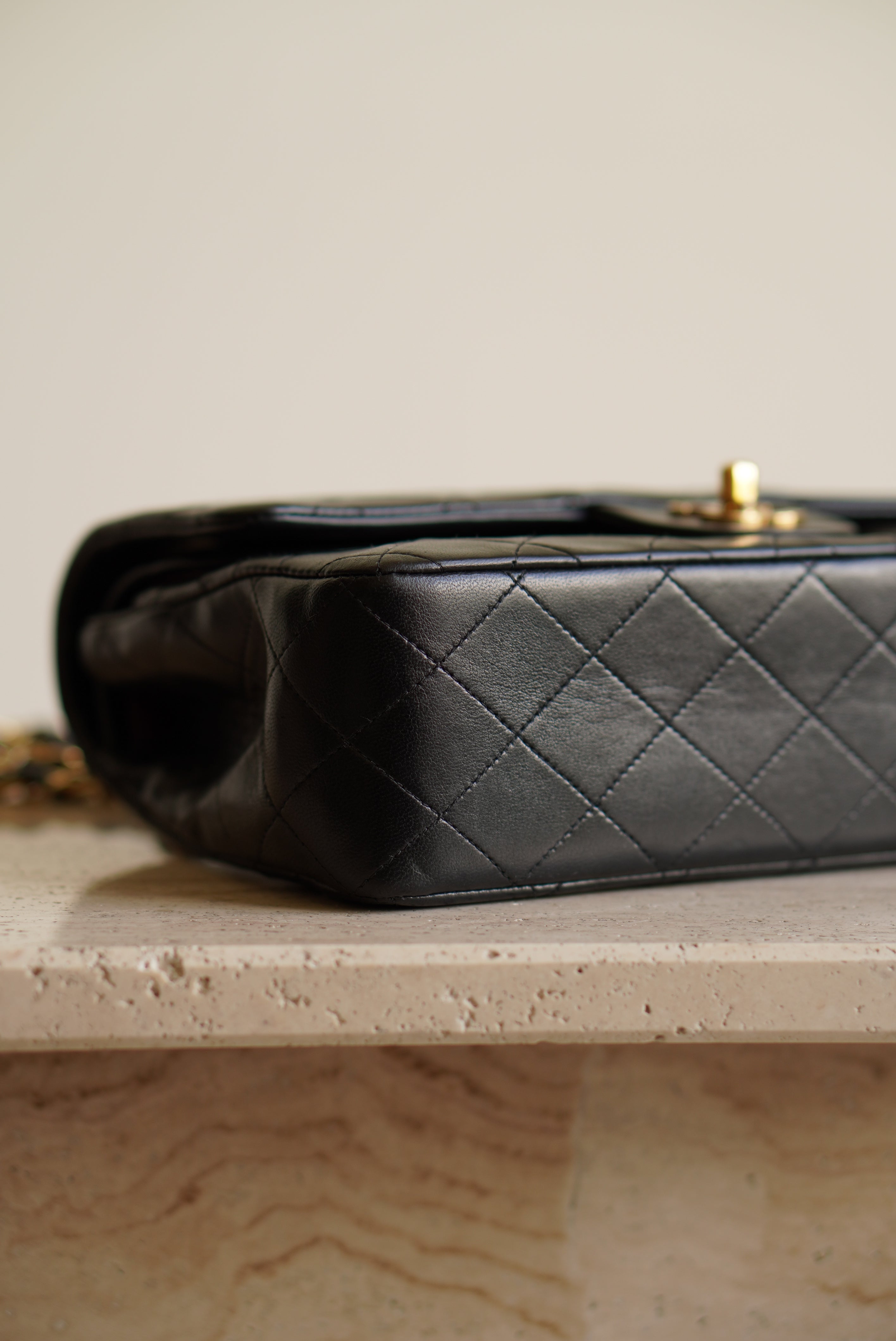 CHANEL CLASSIC MEDIUM DOUBLE FLAP