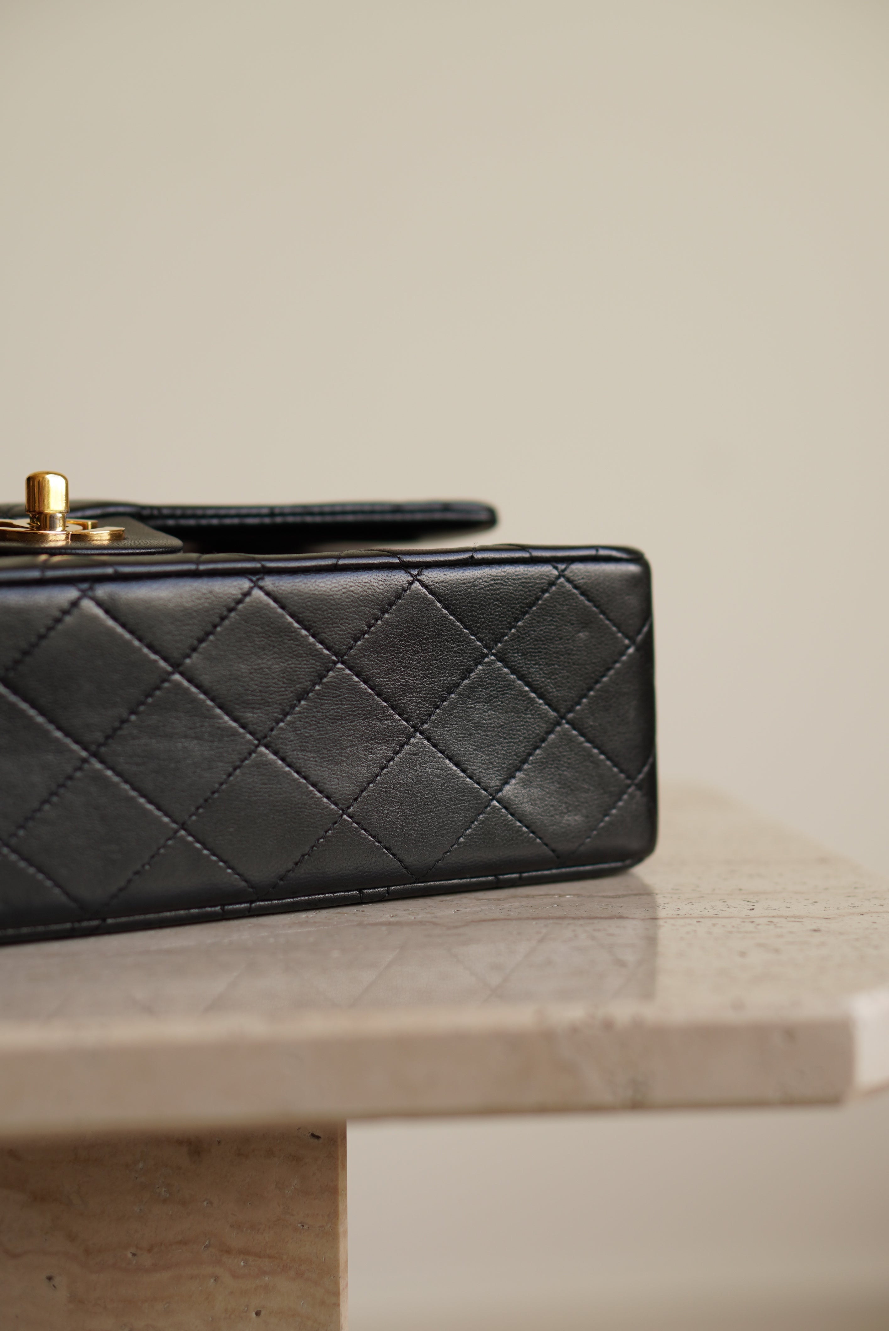 CHANEL CLASSIC MEDIUM DOUBLE FLAP