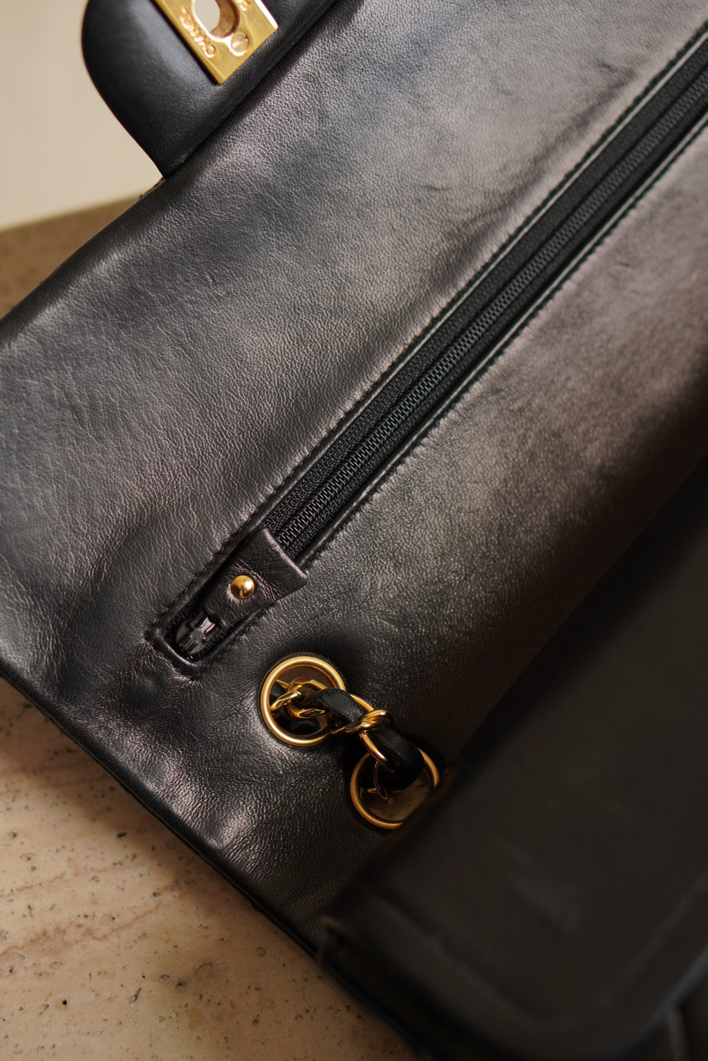 CHANEL CLASSIC MEDIUM DOUBLE FLAP