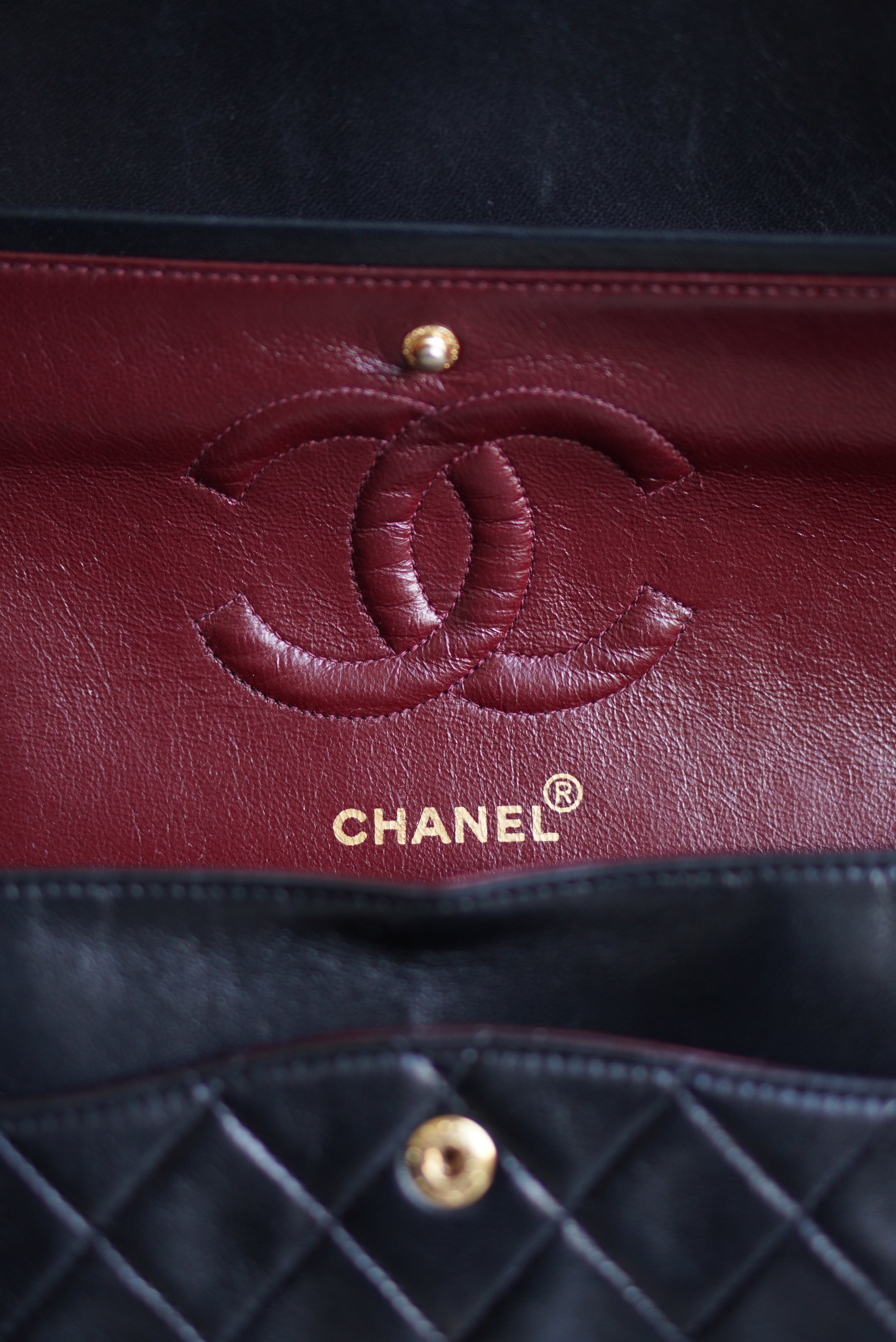 CHANEL CLASSIC MEDIUM DOUBLE FLAP