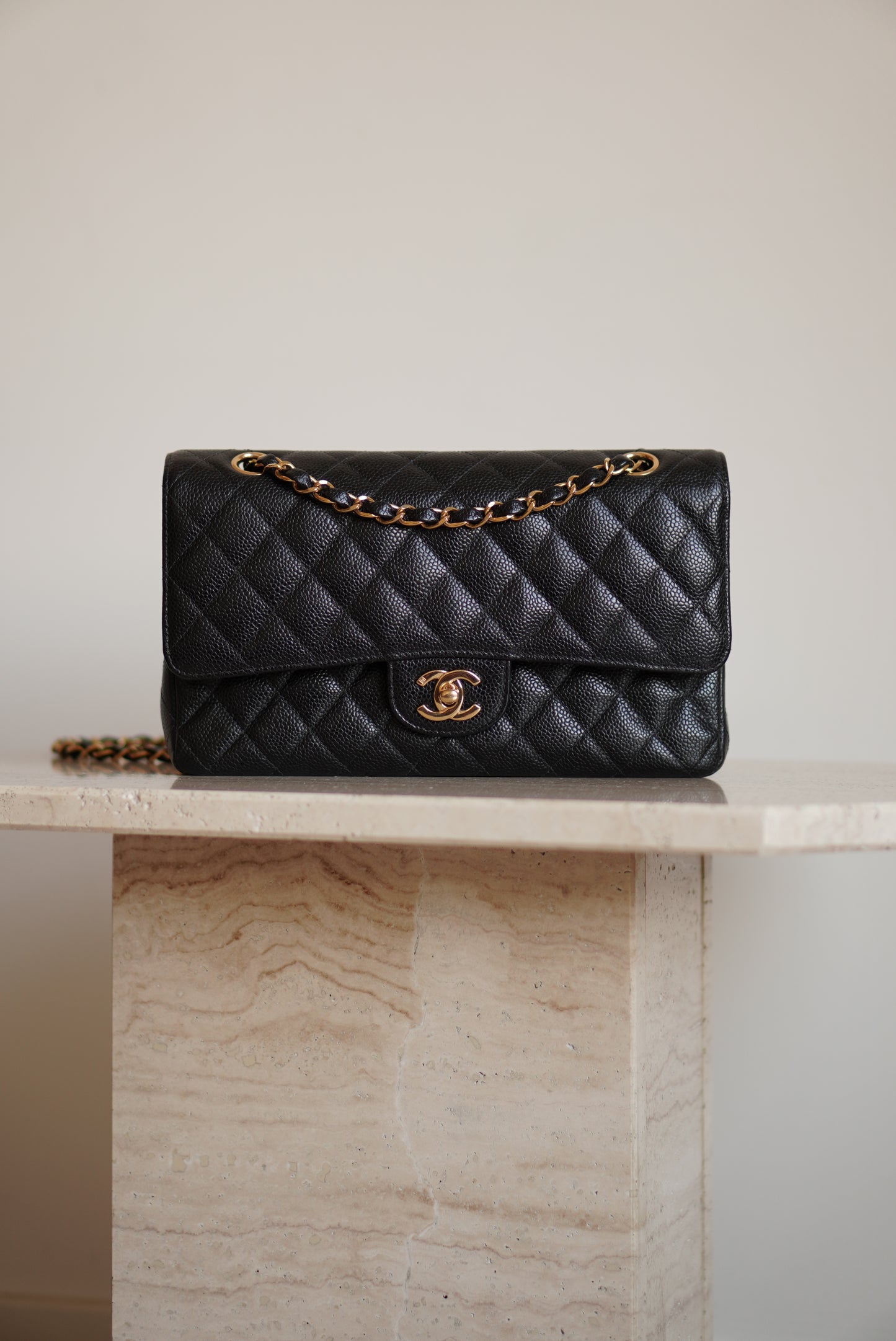 CHANEL CLASSIC MEDIUM DOUBLE FLAP