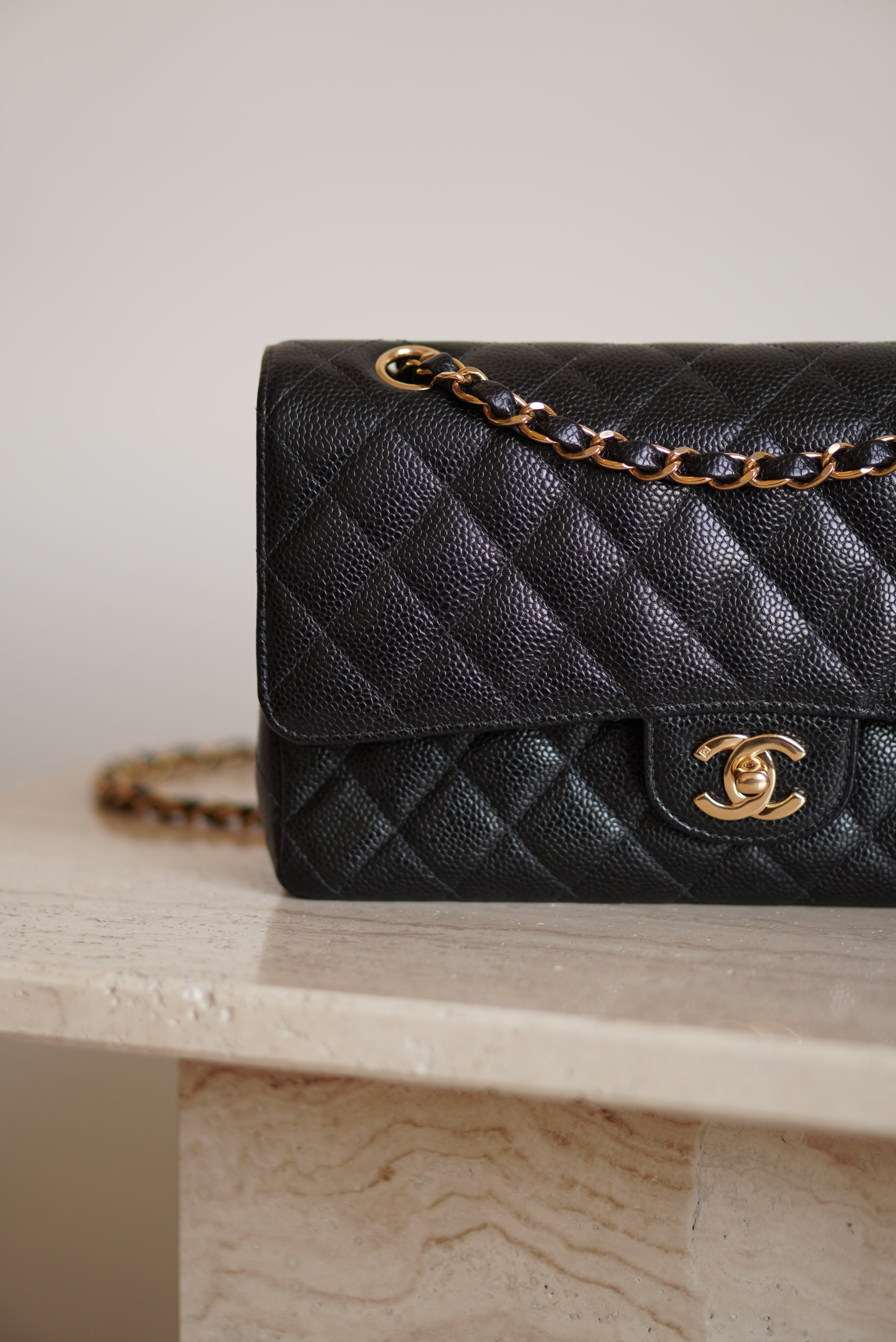CHANEL CLASSIC MEDIUM DOUBLE FLAP