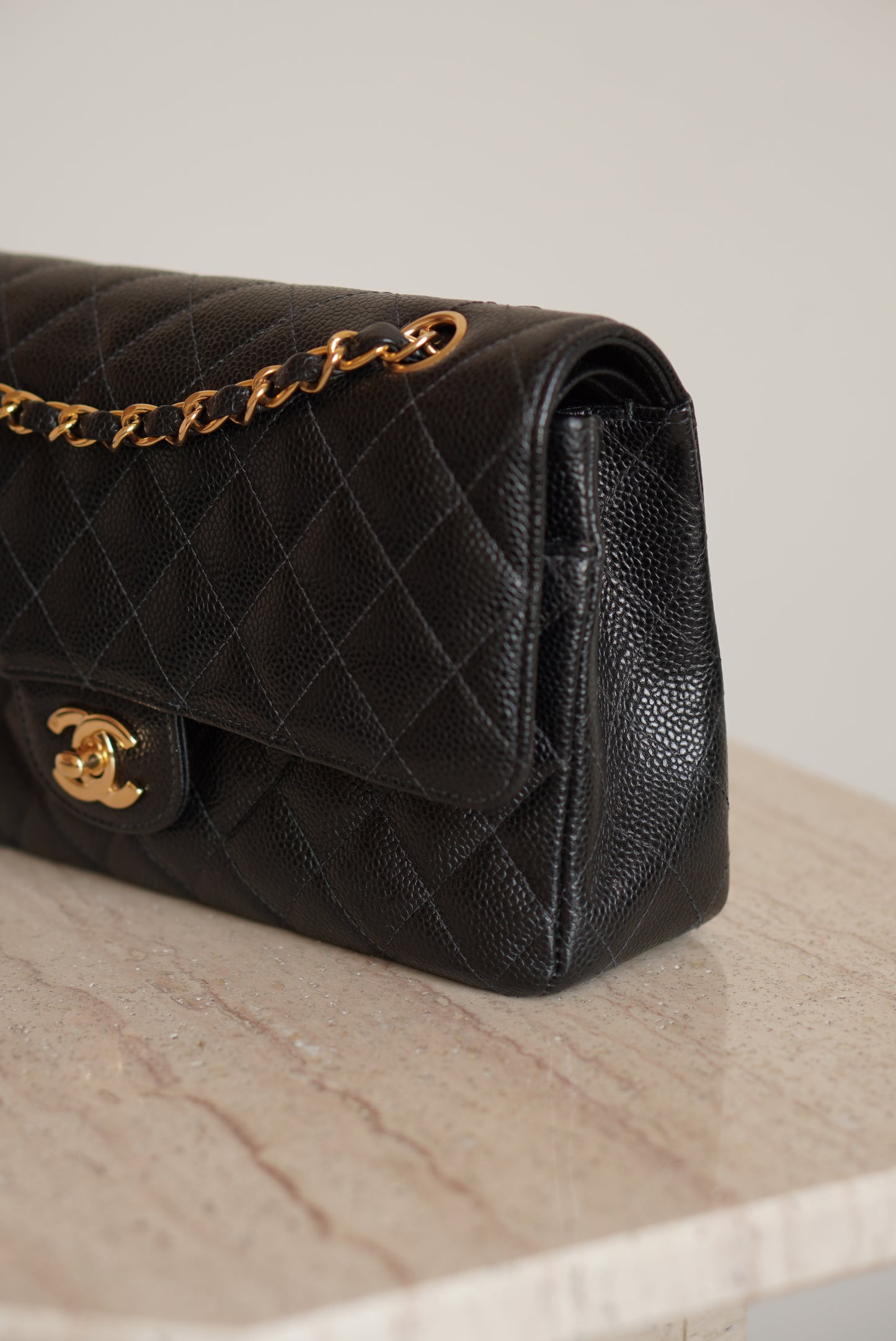 CHANEL CLASSIC MEDIUM DOUBLE FLAP
