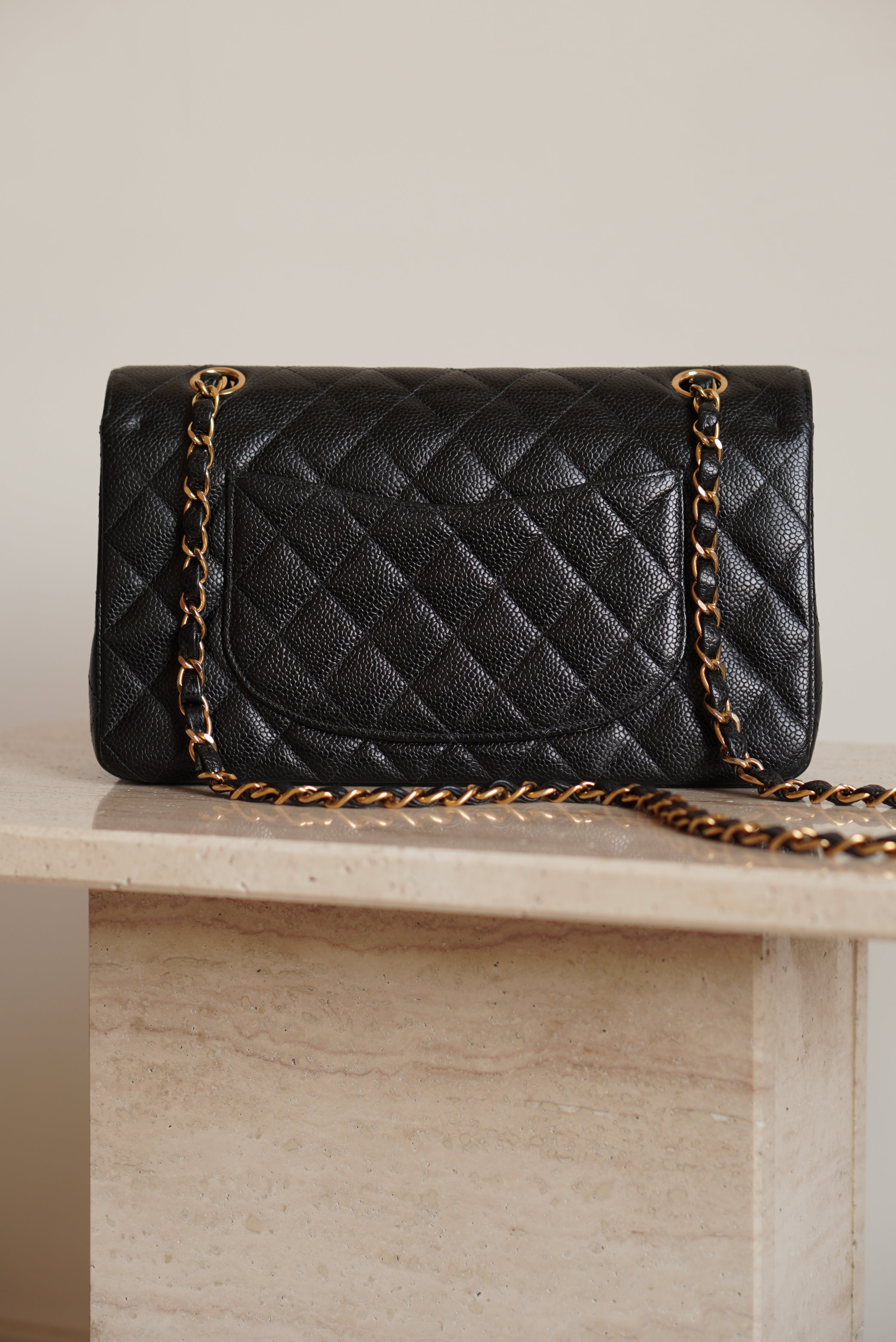 CHANEL CLASSIC MEDIUM DOUBLE FLAP