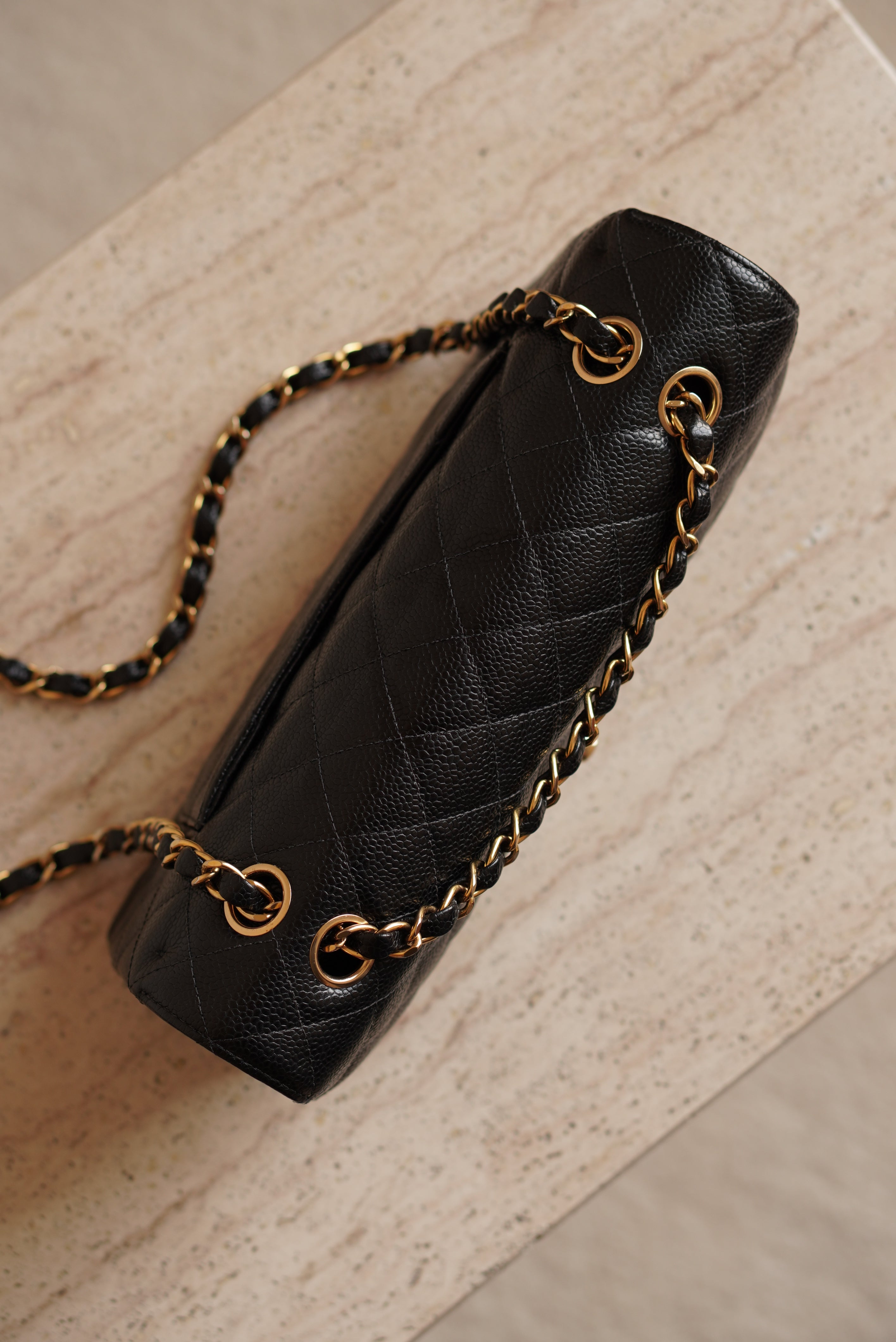 CHANEL CLASSIC MEDIUM DOUBLE FLAP